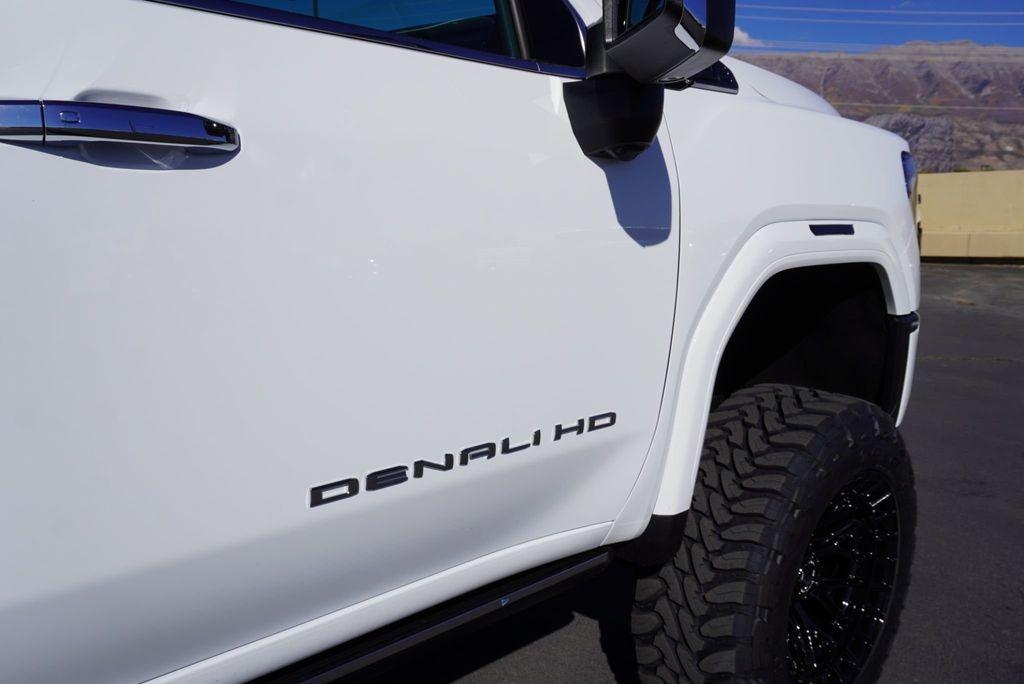 2025 GMC Sierra 3500HD Denali