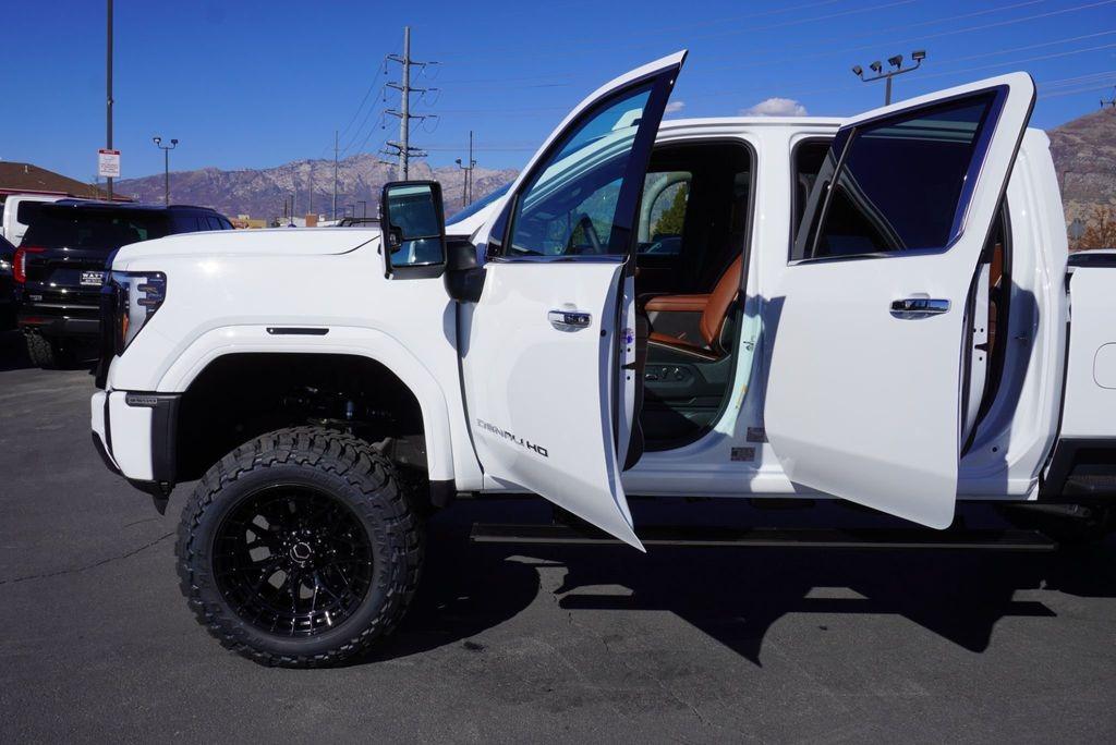 2025 GMC Sierra 3500HD Denali