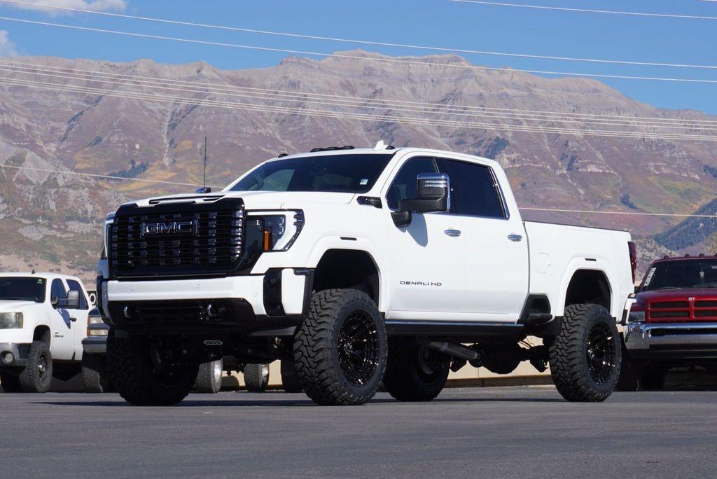 2025 GMC Sierra 3500HD Denali - 3