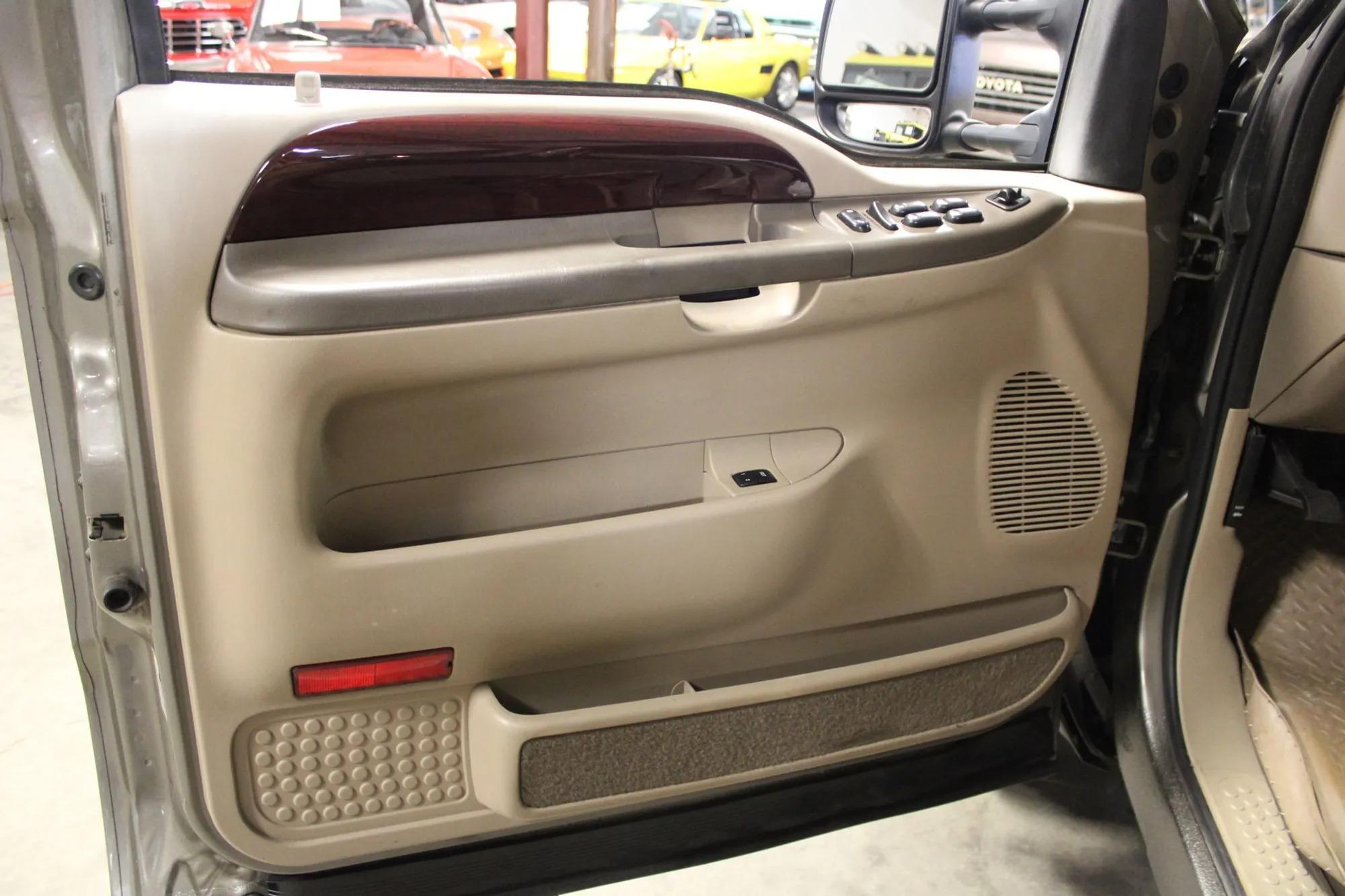 2004 Ford Excursion Limited