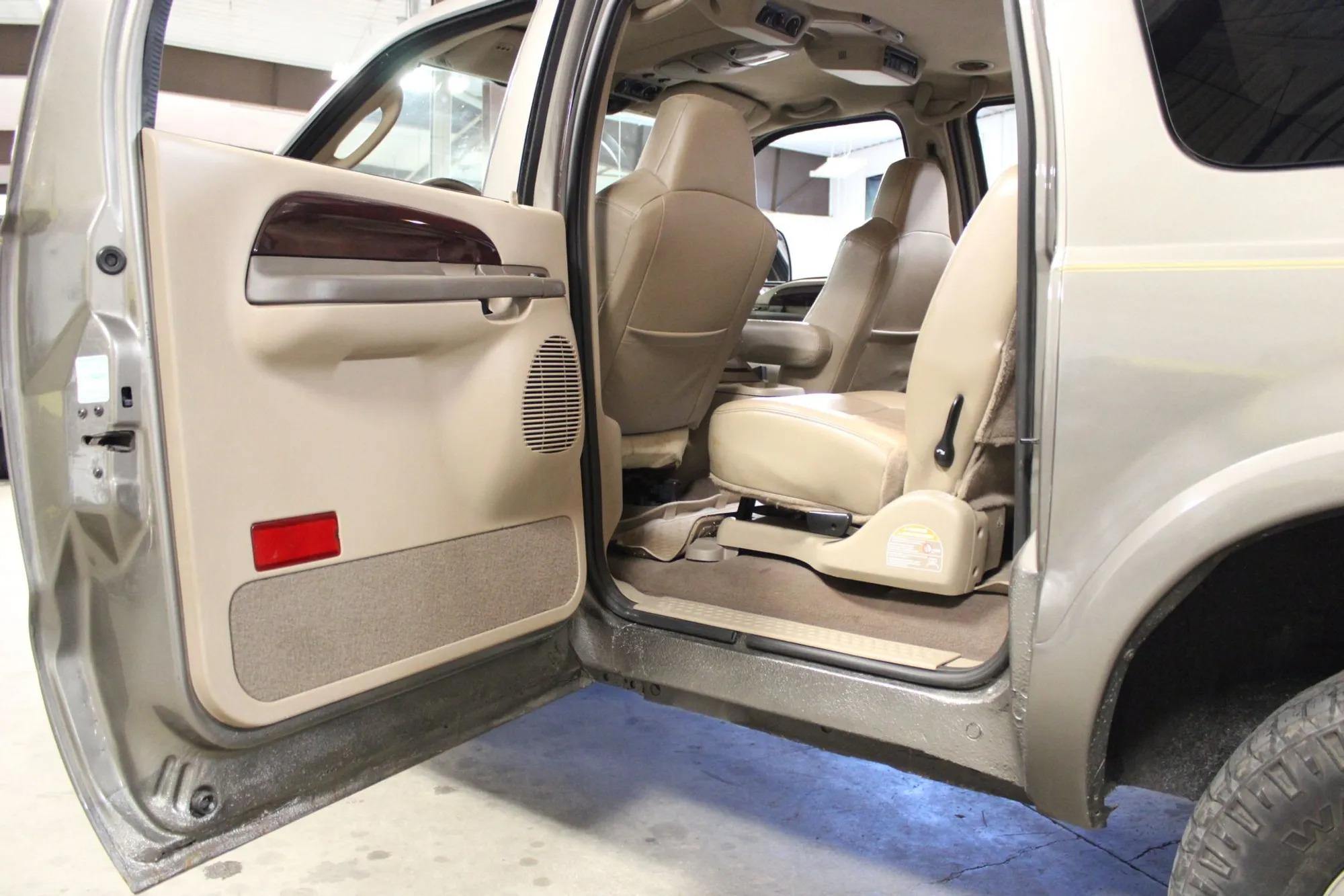 2004 Ford Excursion Limited