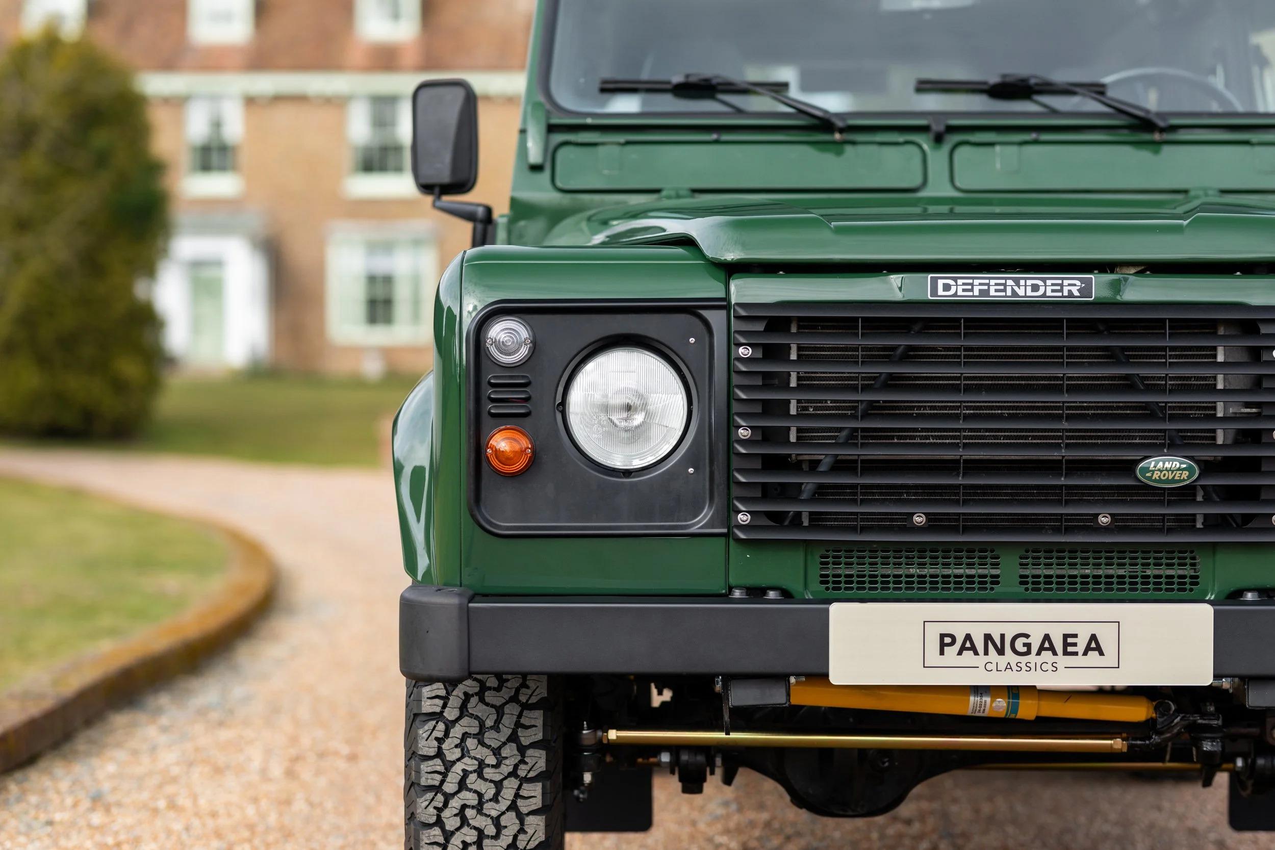 Td5-Powered 2000 Land Rover Defender 110 - 5