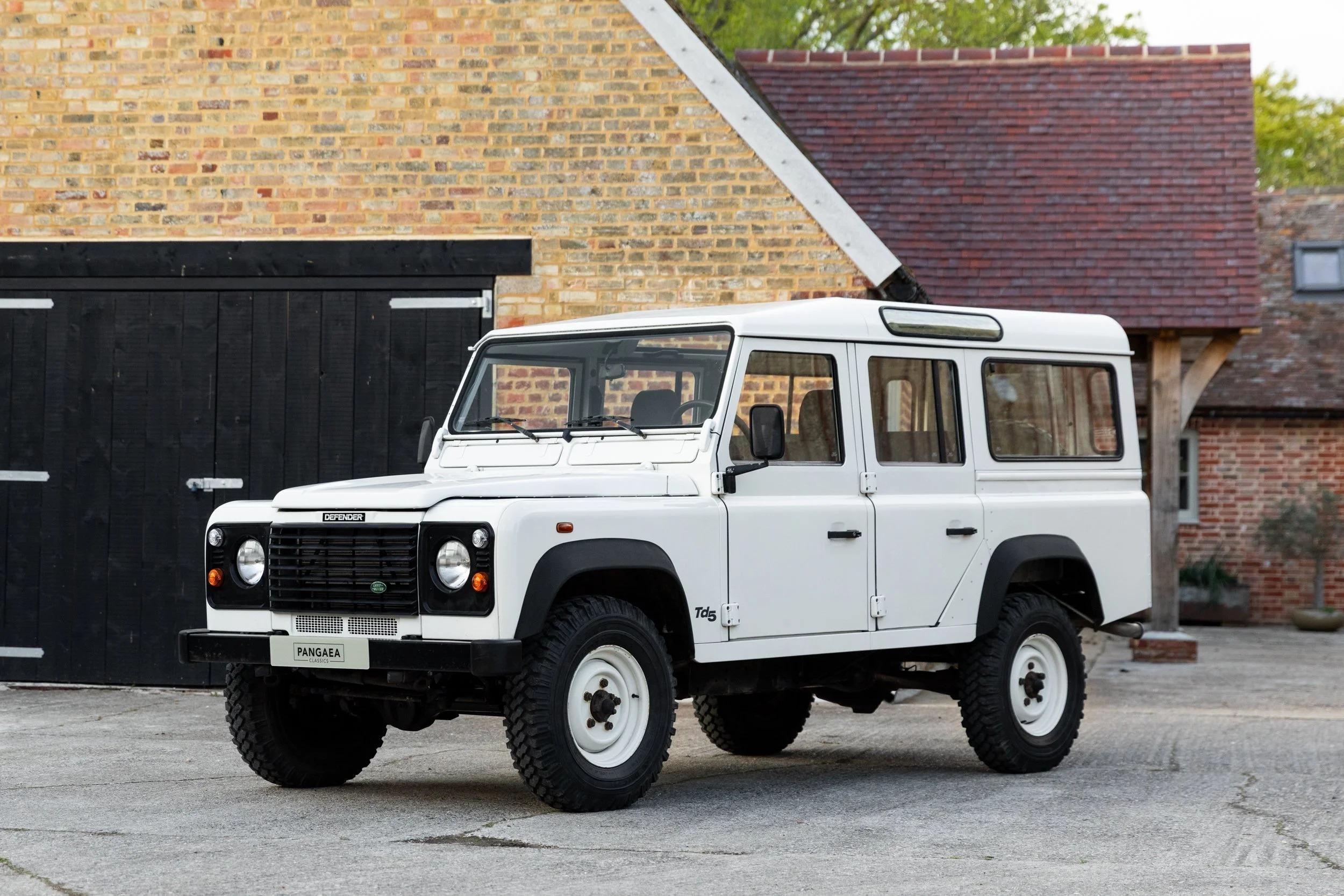 Td5-Powered 2000 Land Rover Defender 110 - 3