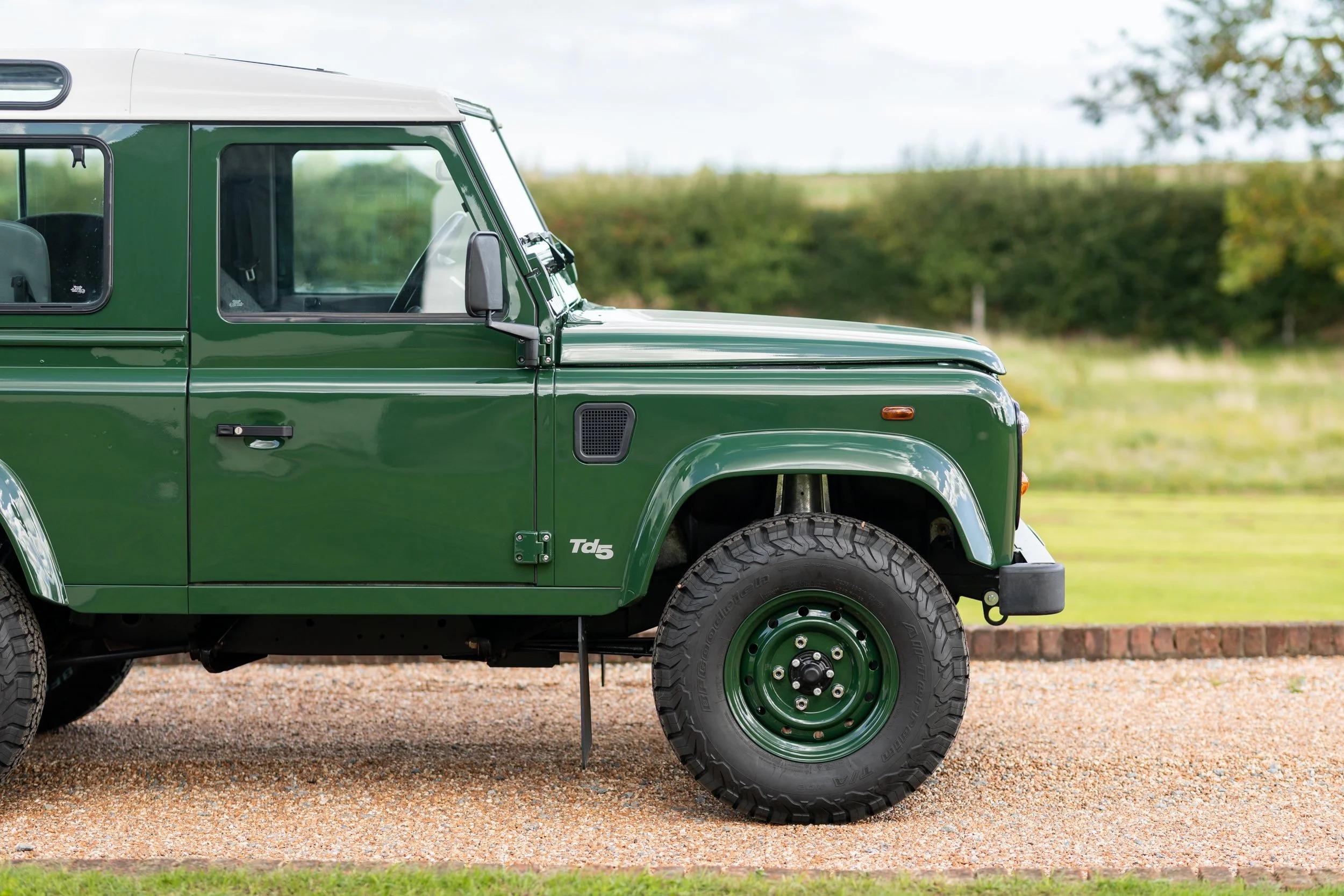 2000 Land Rover Defender 90