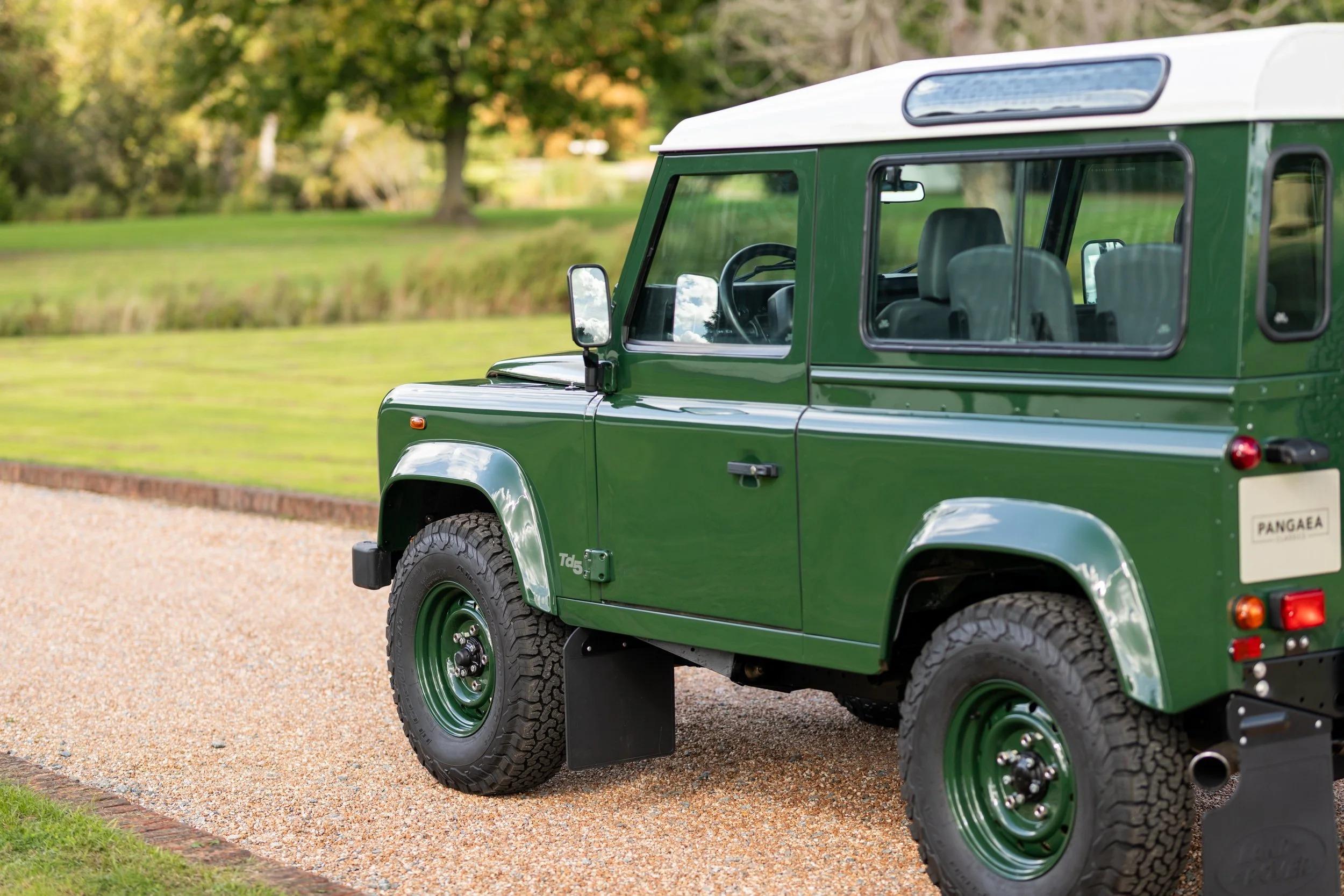 2000 Land Rover Defender 90