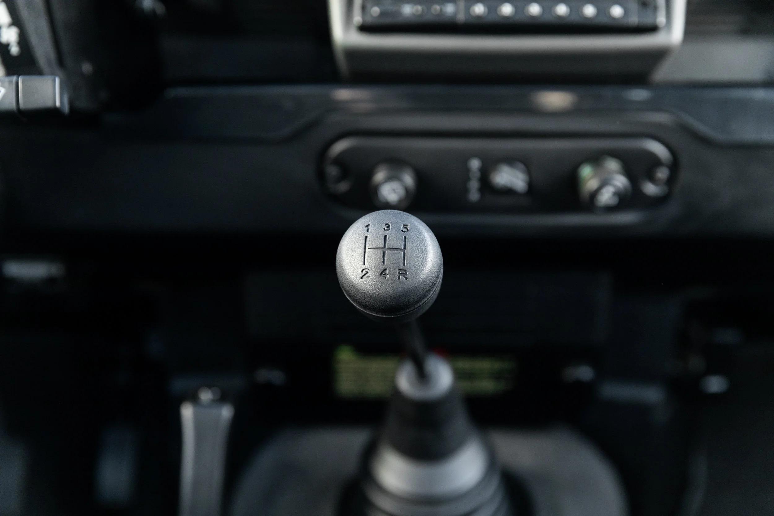 2000 Land Rover Defender 90