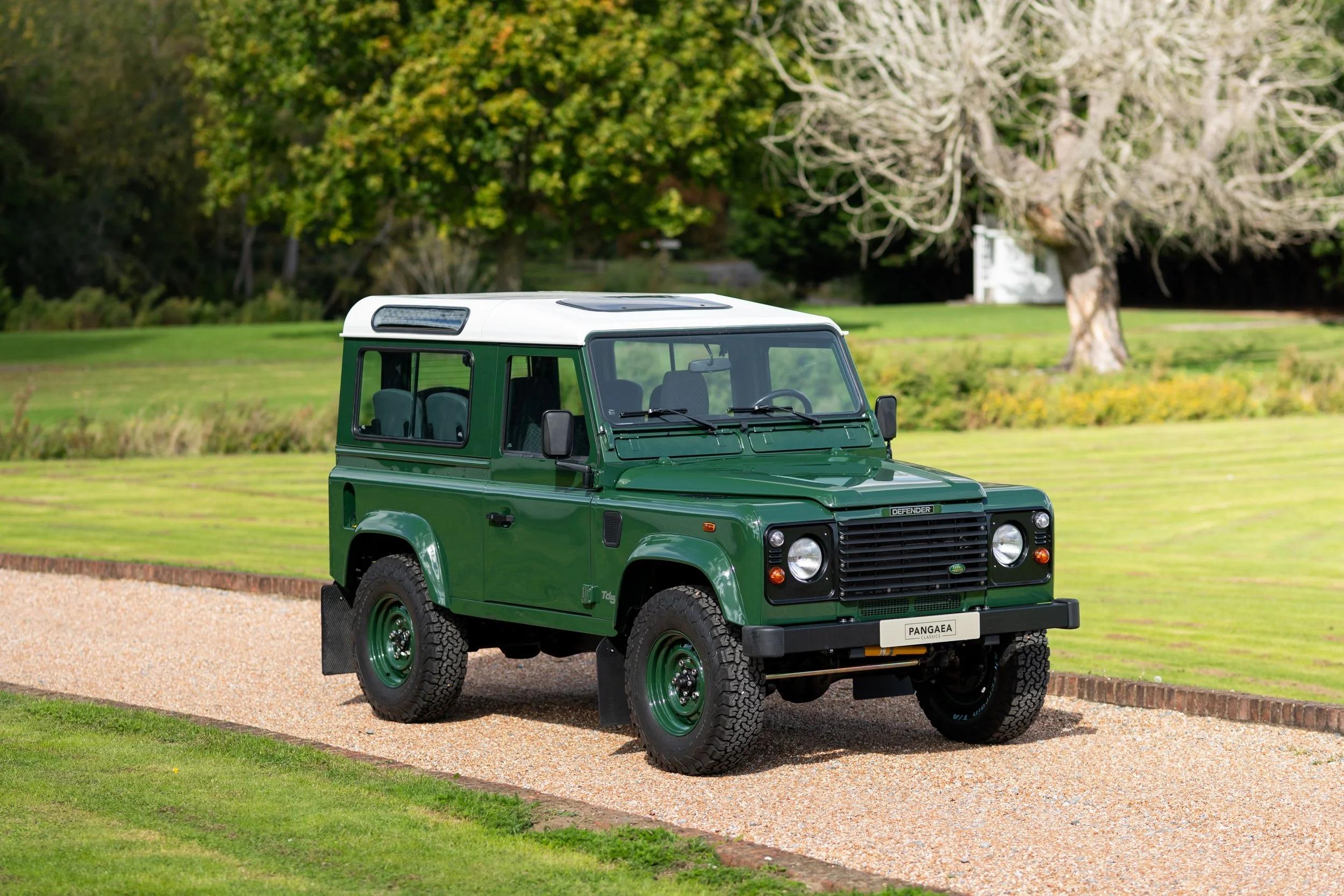  Land Rover Defender