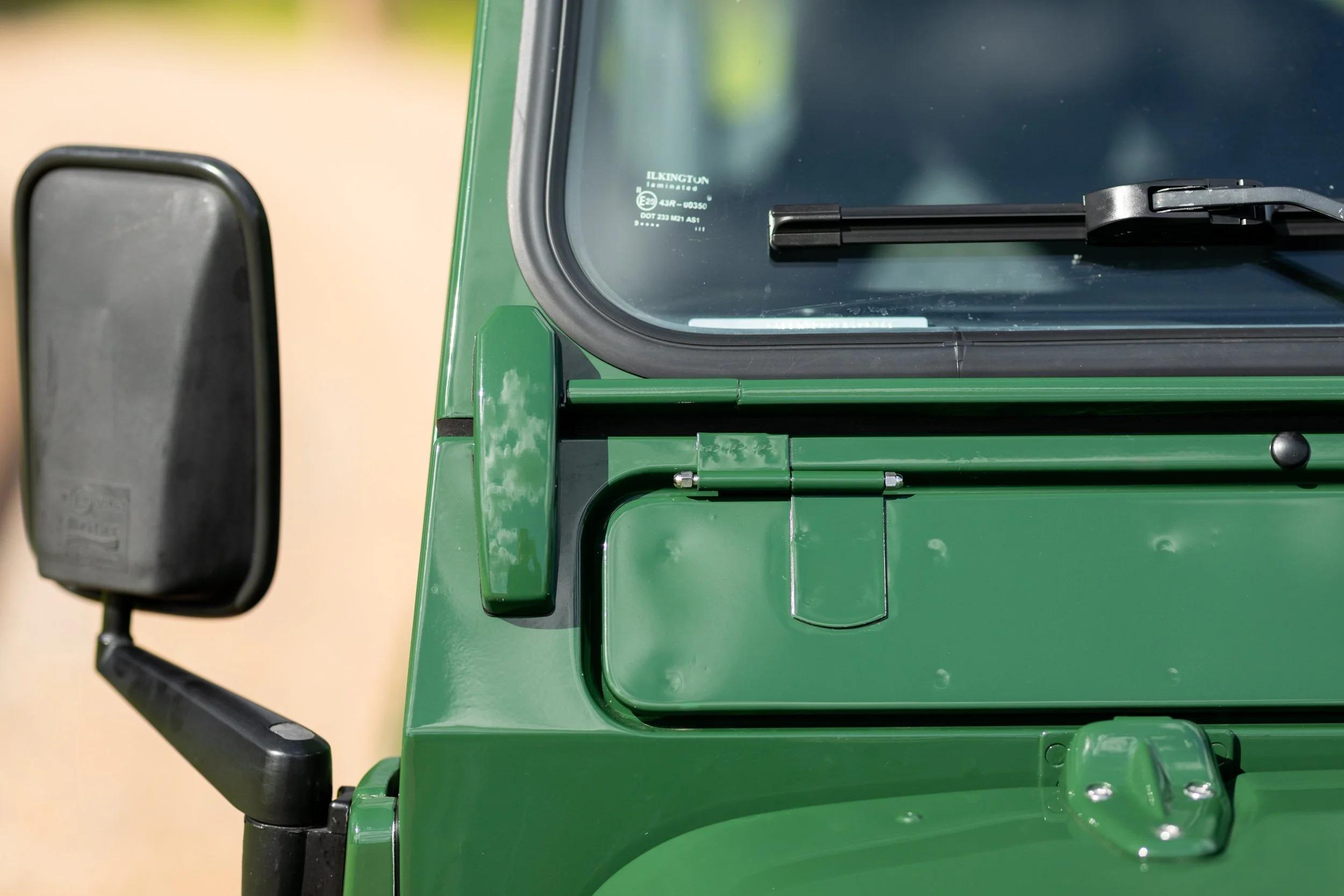 2000 Land Rover Defender 90