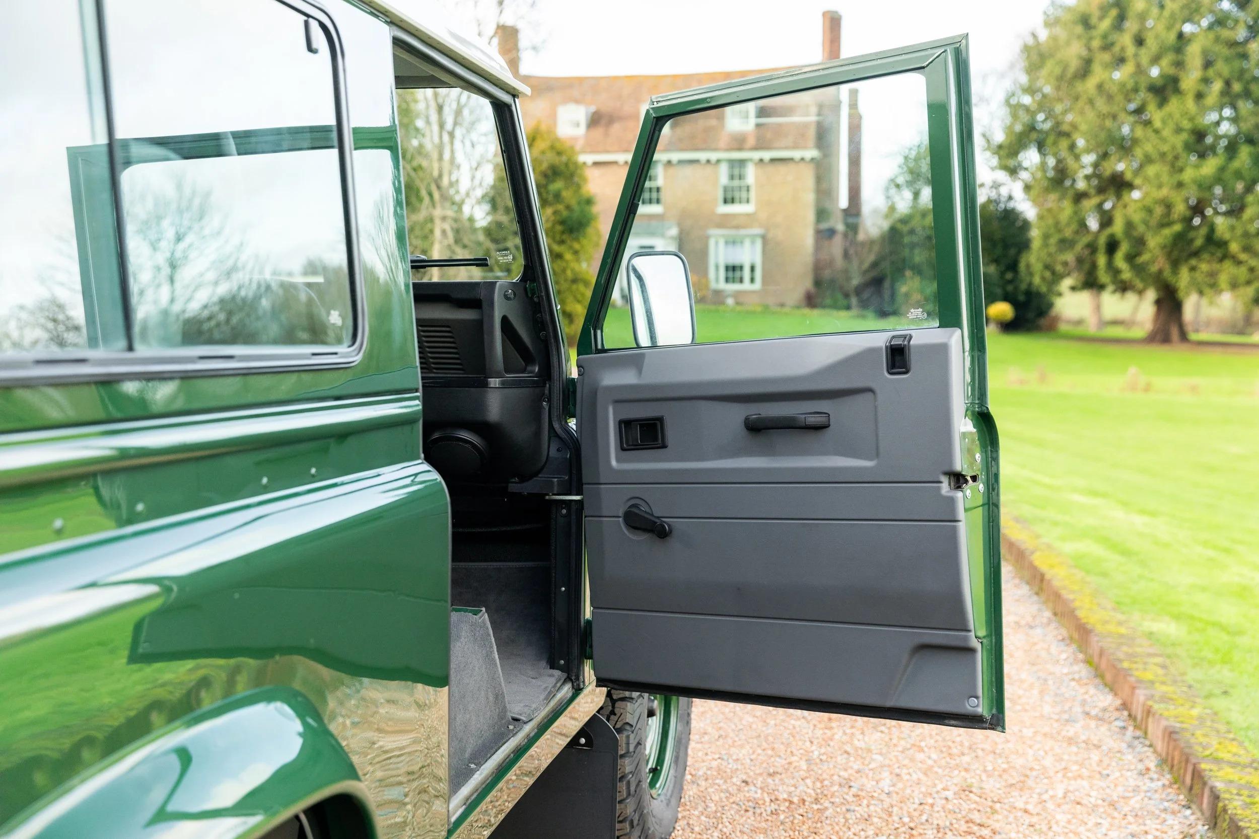 2000 Land Rover Defender 90