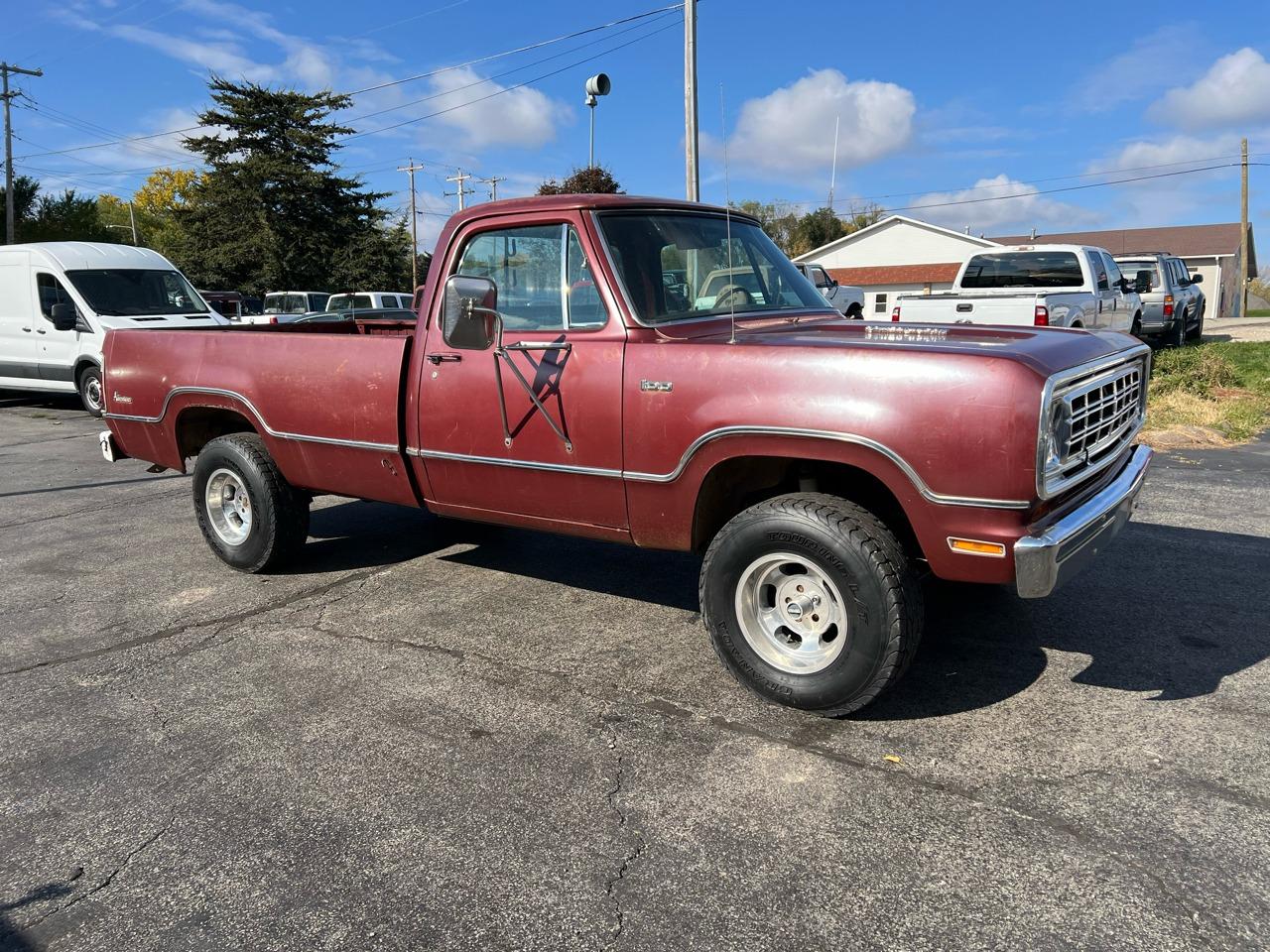 1975 Dodge W100 Power Wagon Adventurer - 2