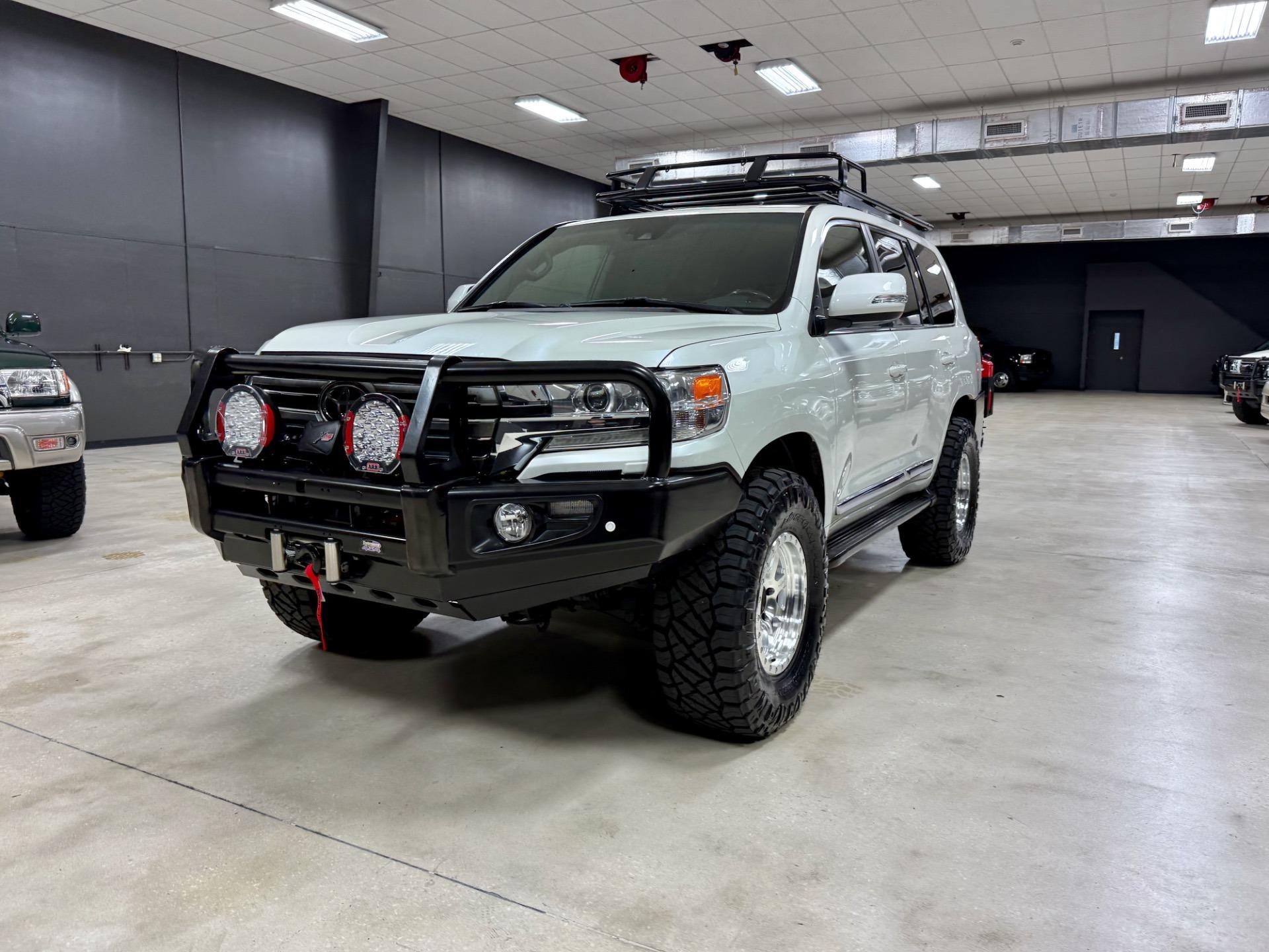 2017 Toyota Land Cruiser