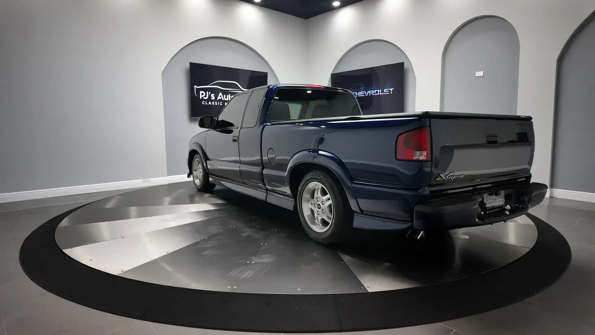 2003 Chevrolet S10 Extended Cab Xtreme Pickup - 3