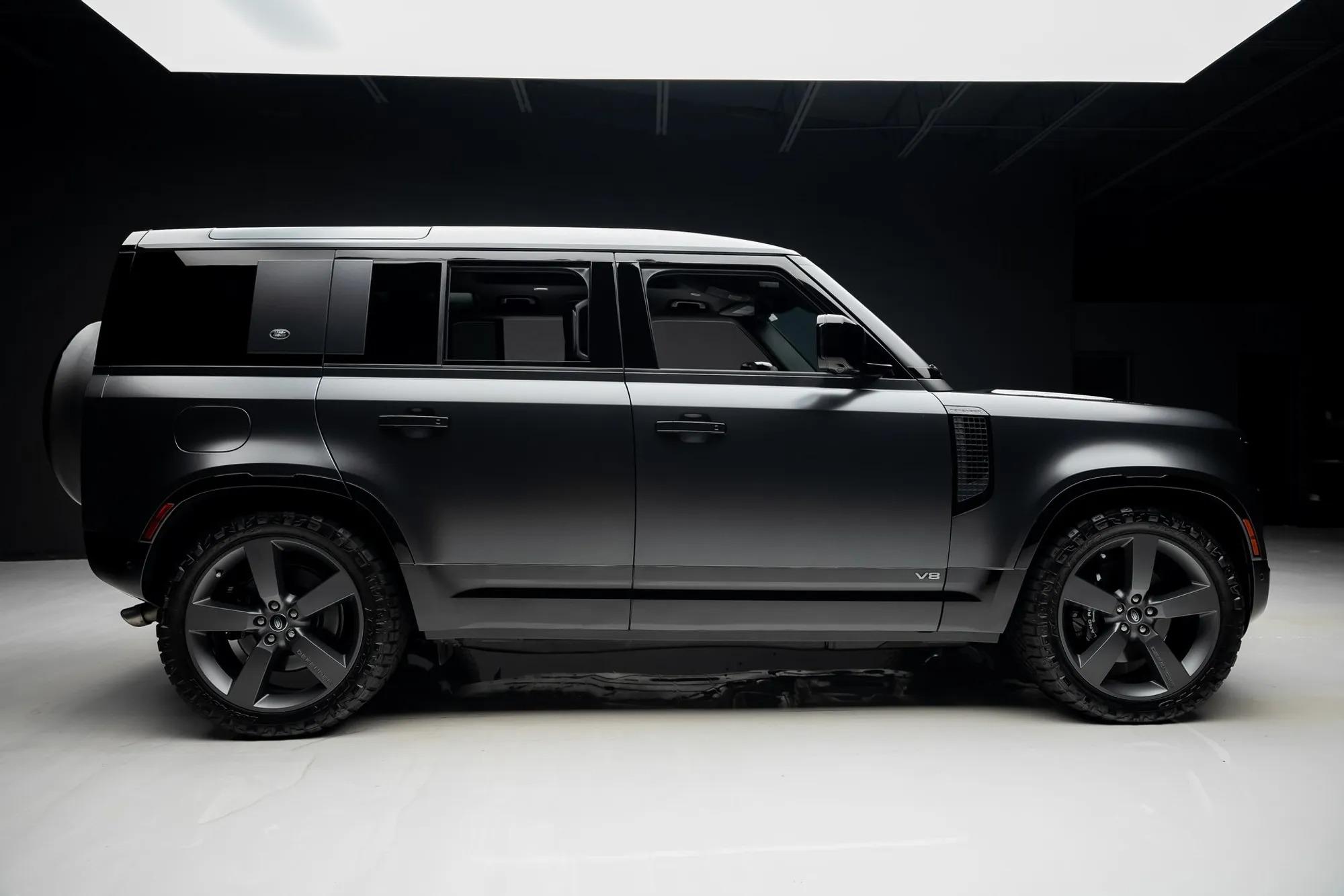 2024 Land Rover Defender 110 Carpathian Edition