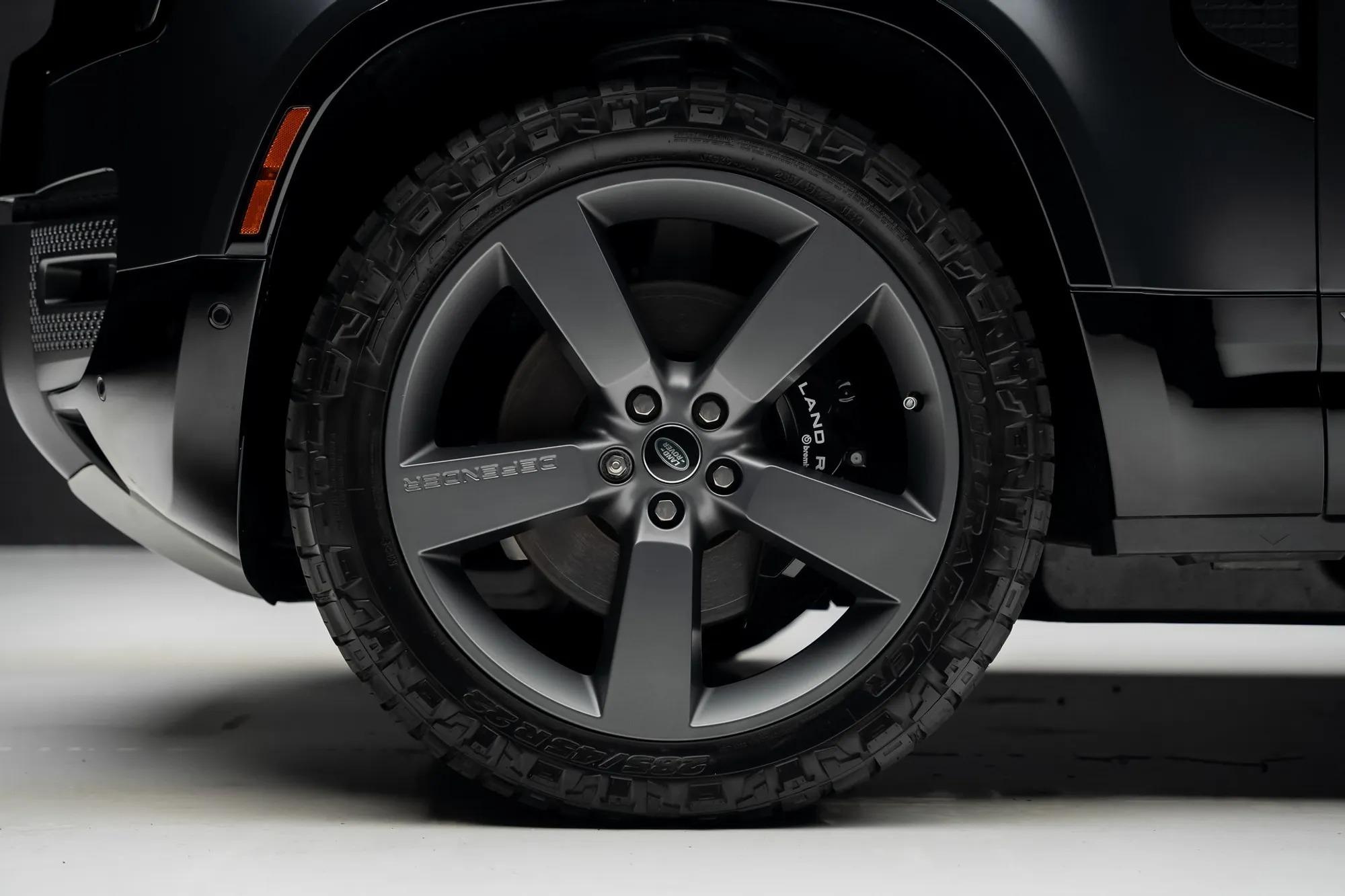 2024 Land Rover Defender 110 Carpathian Edition