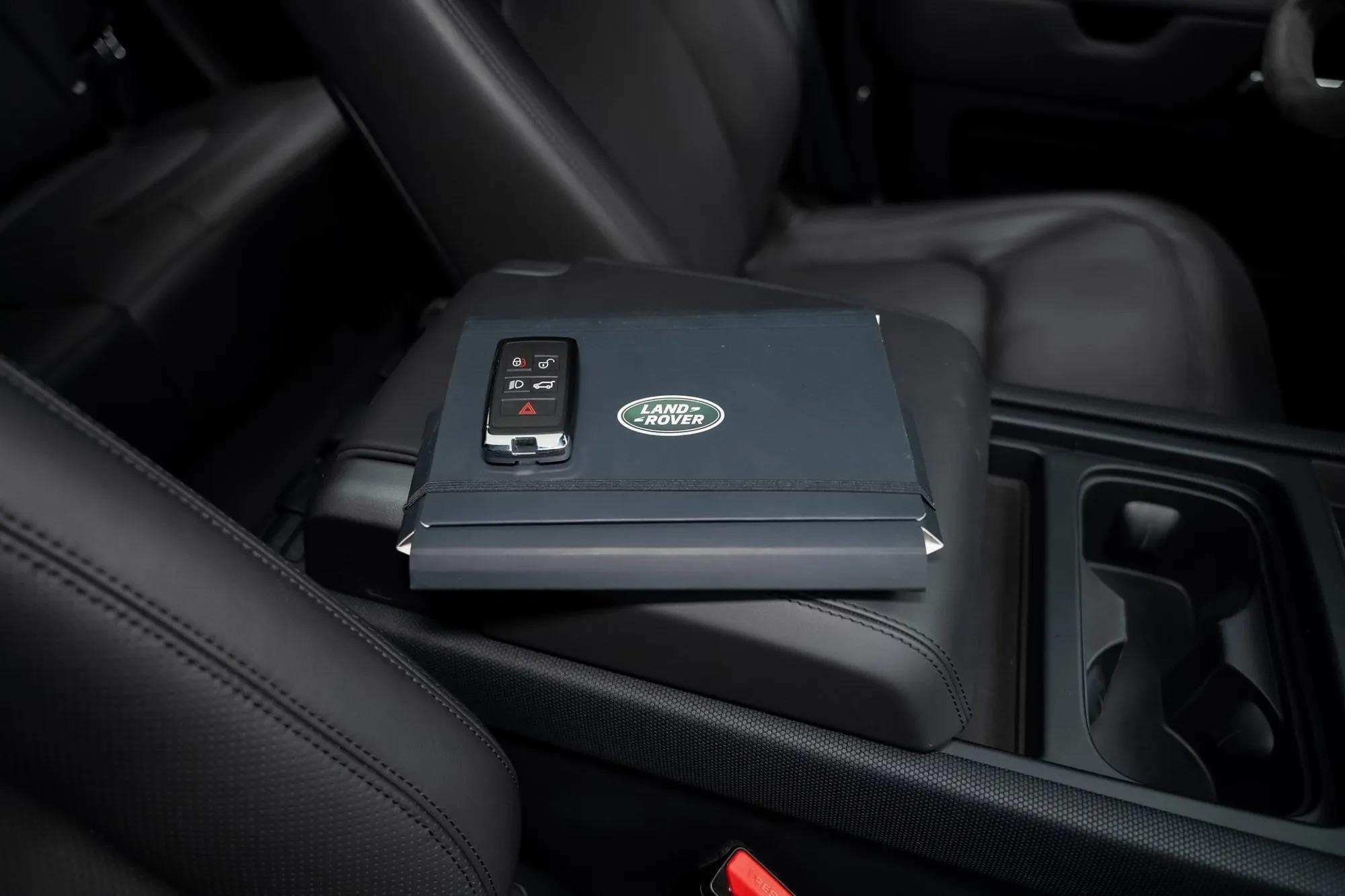 2024 Land Rover Defender 110 Carpathian Edition