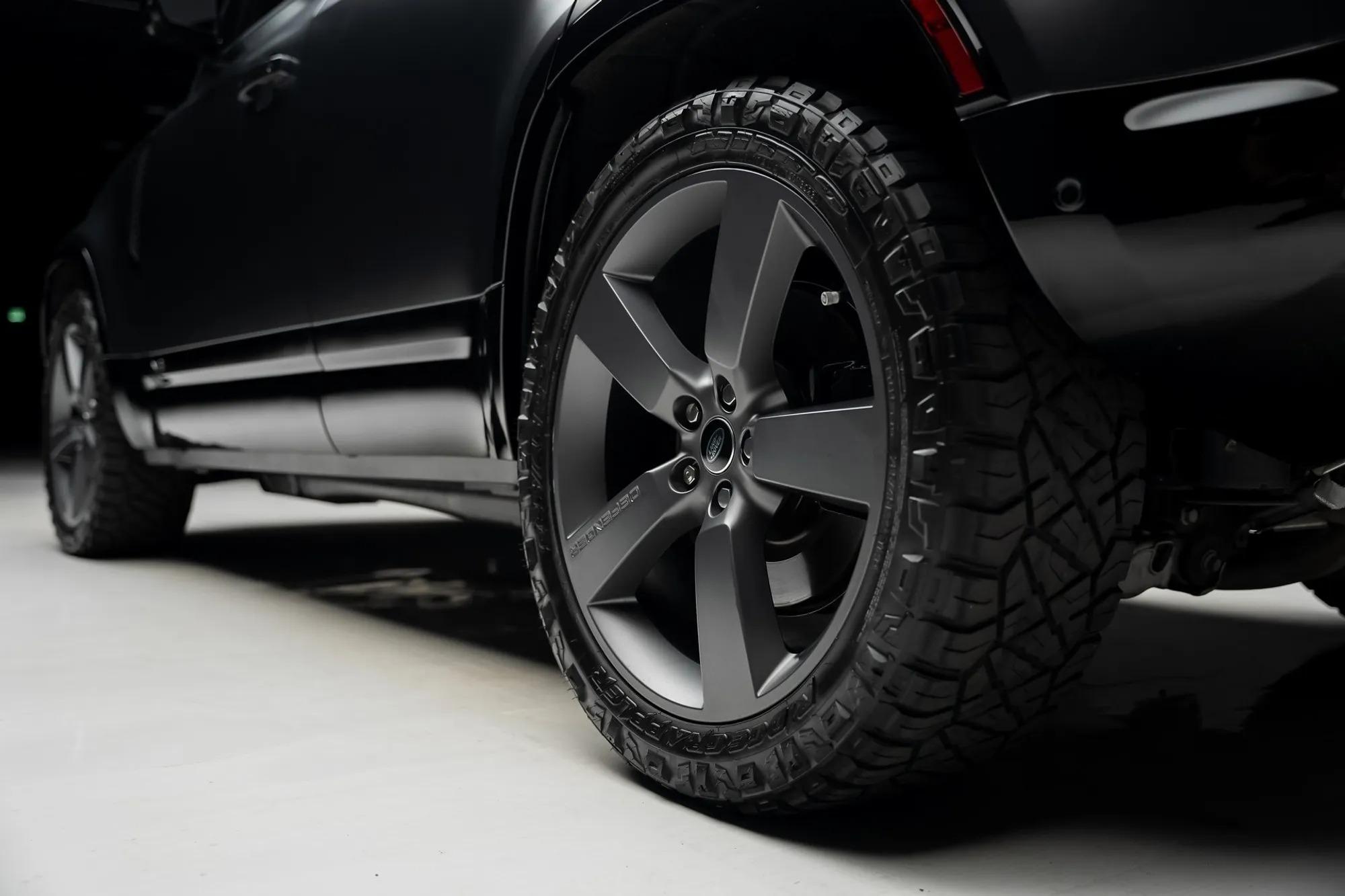 2024 Land Rover Defender 110 Carpathian Edition