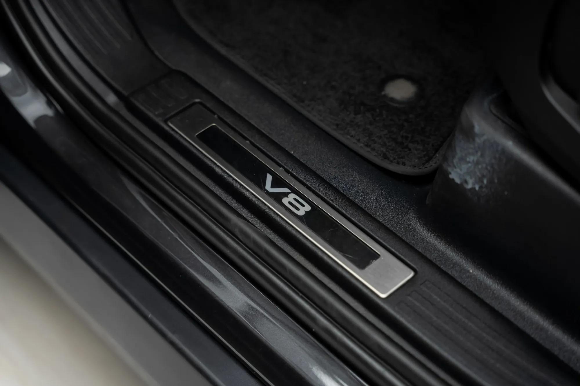 2024 Land Rover Defender 110 Carpathian Edition