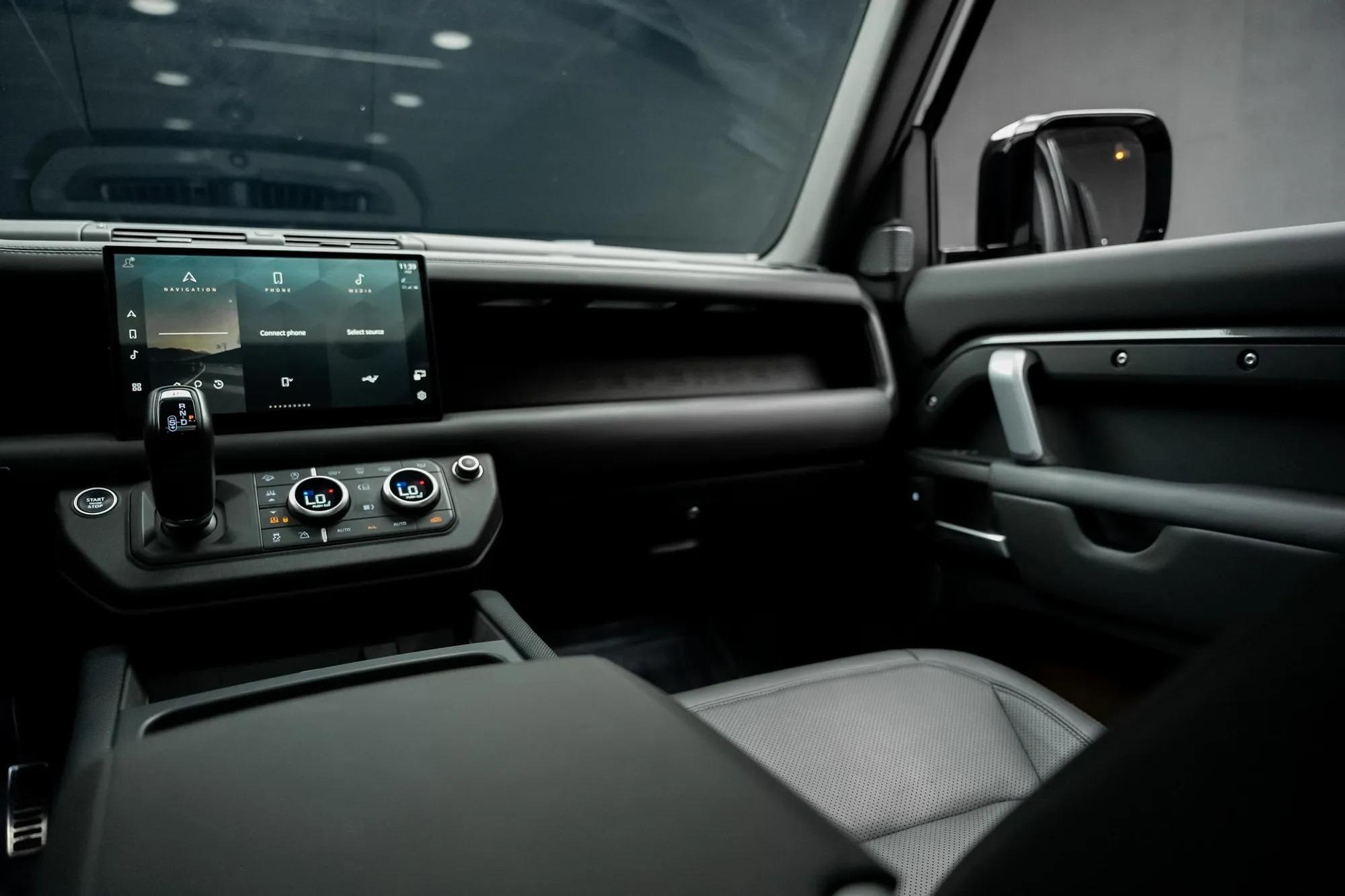 2024 Land Rover Defender 110 Carpathian Edition