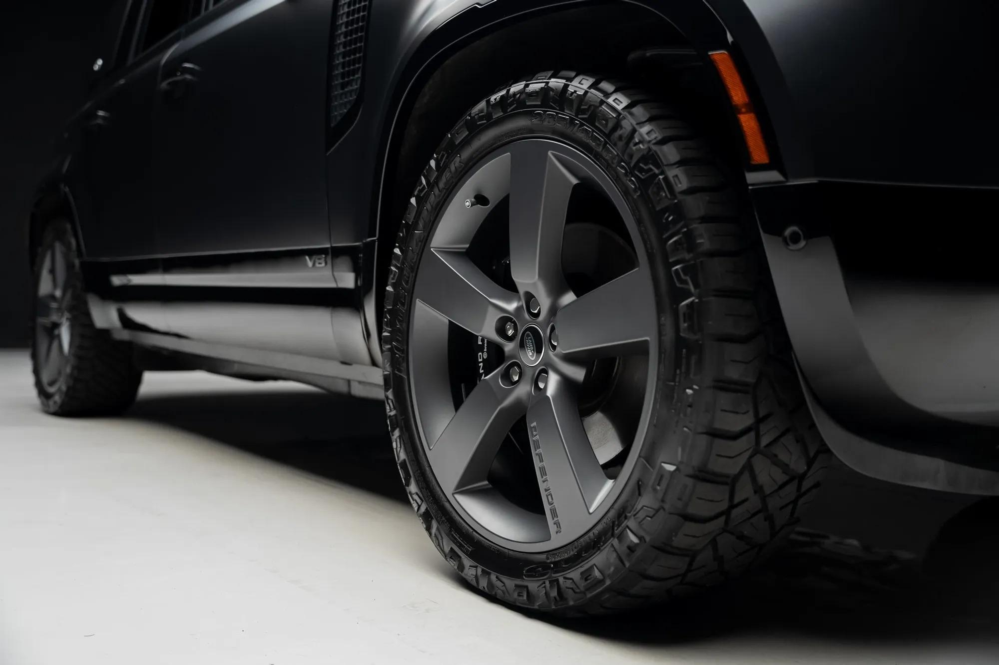 2024 Land Rover Defender 110 Carpathian Edition