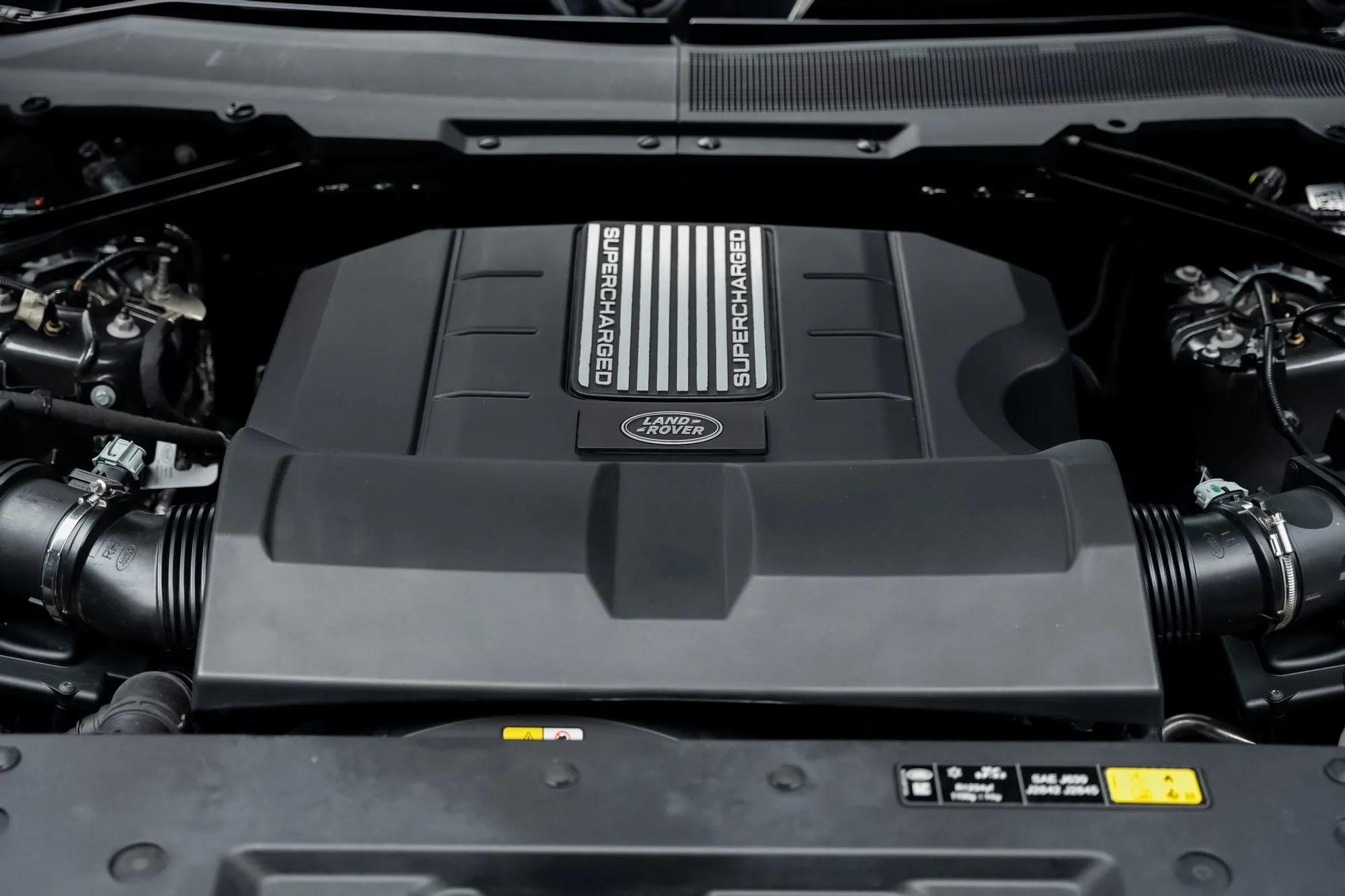 2024 Land Rover Defender 110 Carpathian Edition