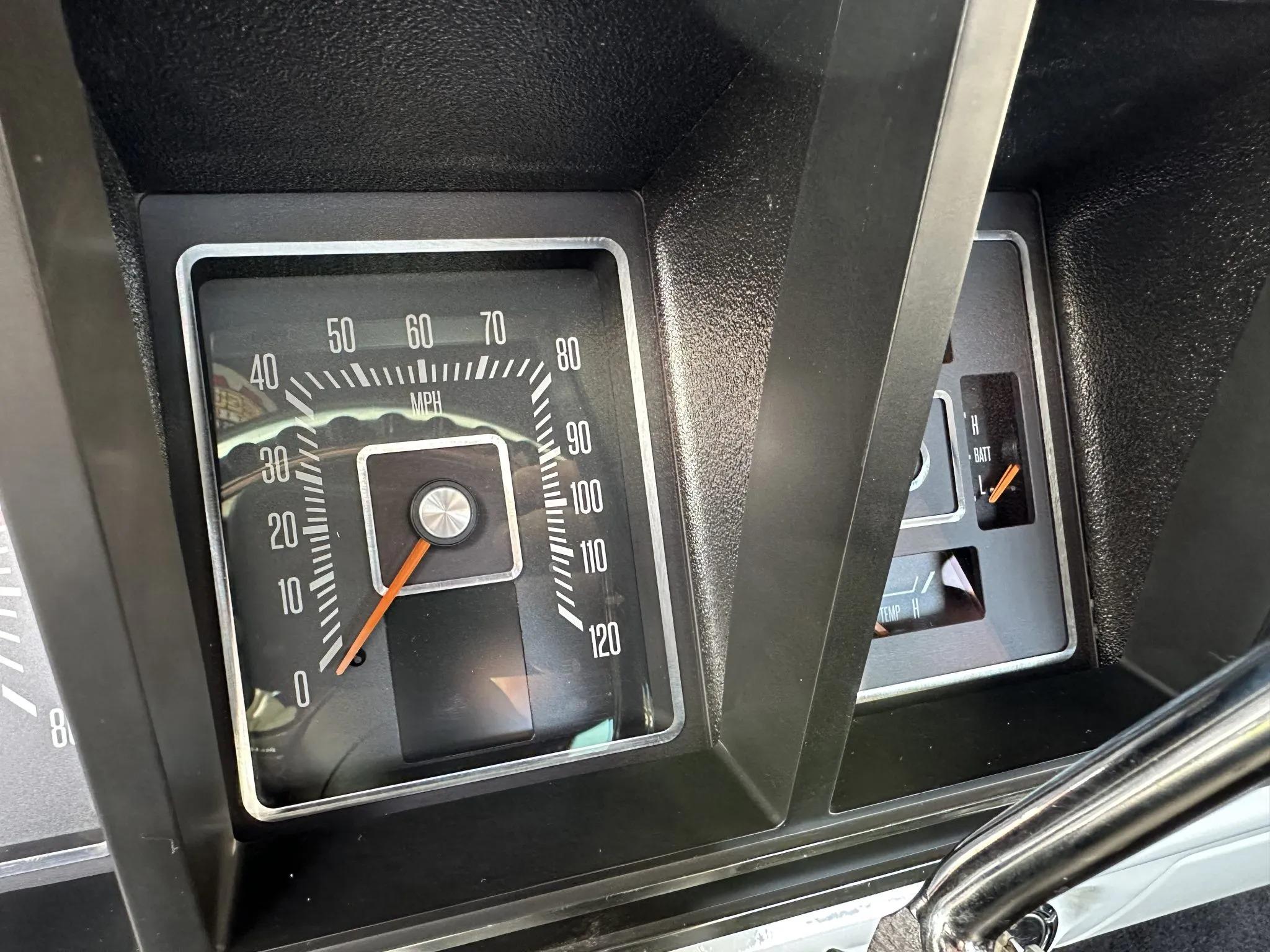 Modified 1975 Ford F-250 SuperCab 4×4