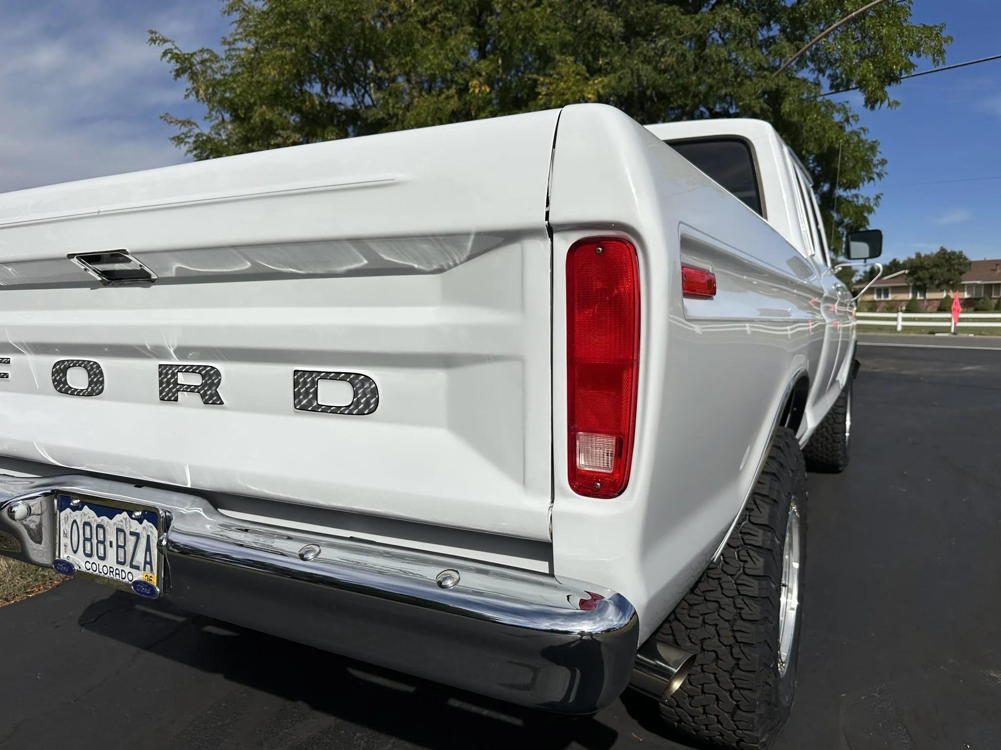Modified 1975 Ford F-250 SuperCab 4×4