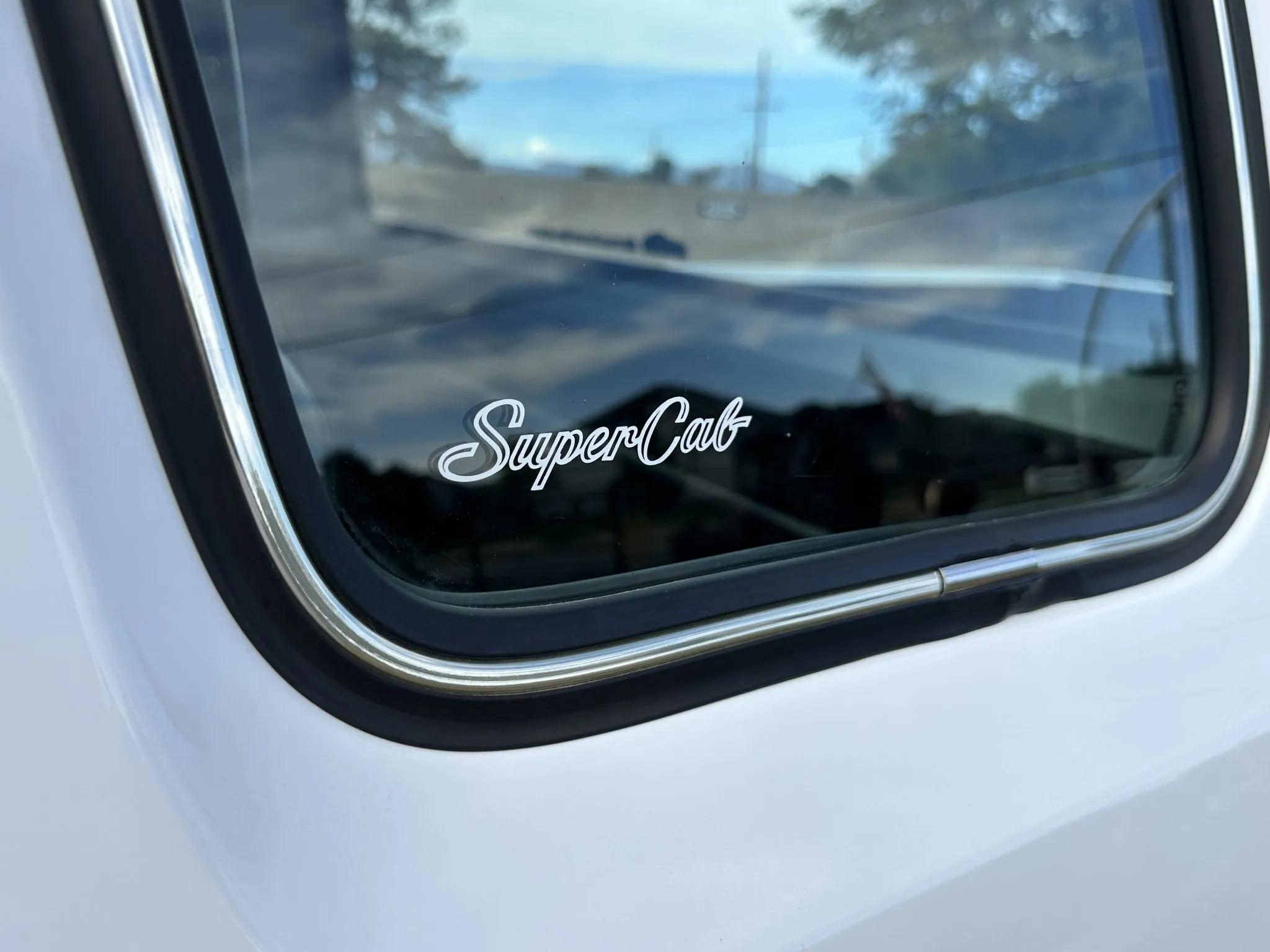 Modified 1975 Ford F-250 SuperCab 4×4