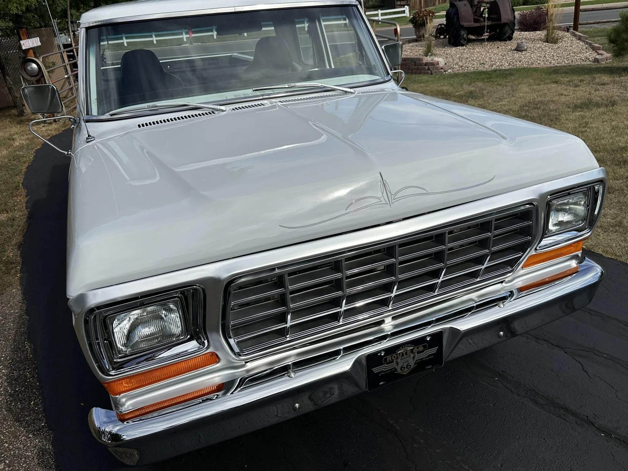 Modified 1975 Ford F-250 SuperCab 4×4