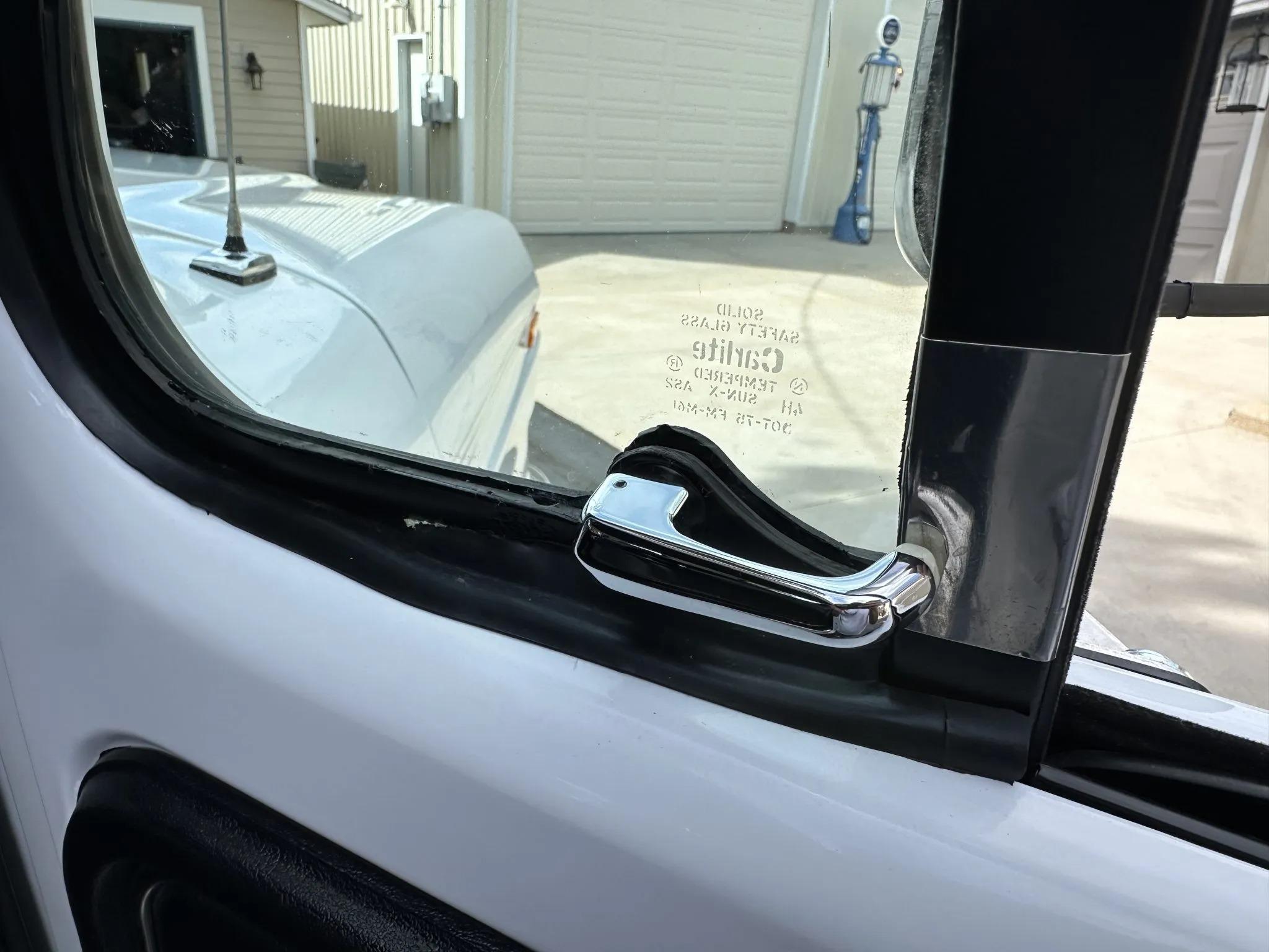 Modified 1975 Ford F-250 SuperCab 4×4