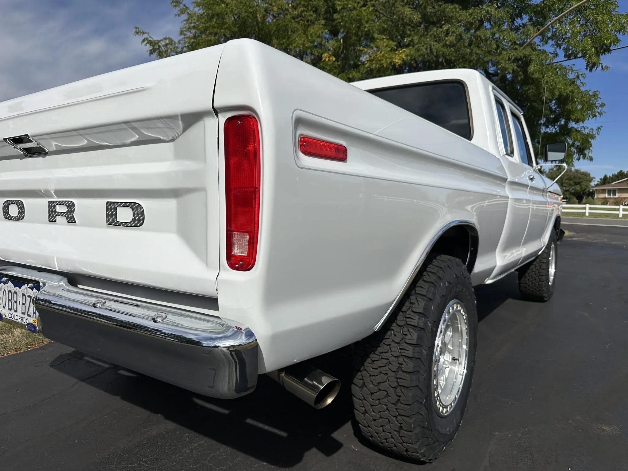 Modified 1975 Ford F-250 SuperCab 4×4