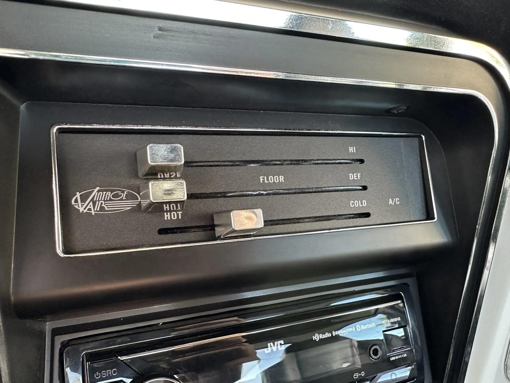 Modified 1975 Ford F-250 SuperCab 4×4