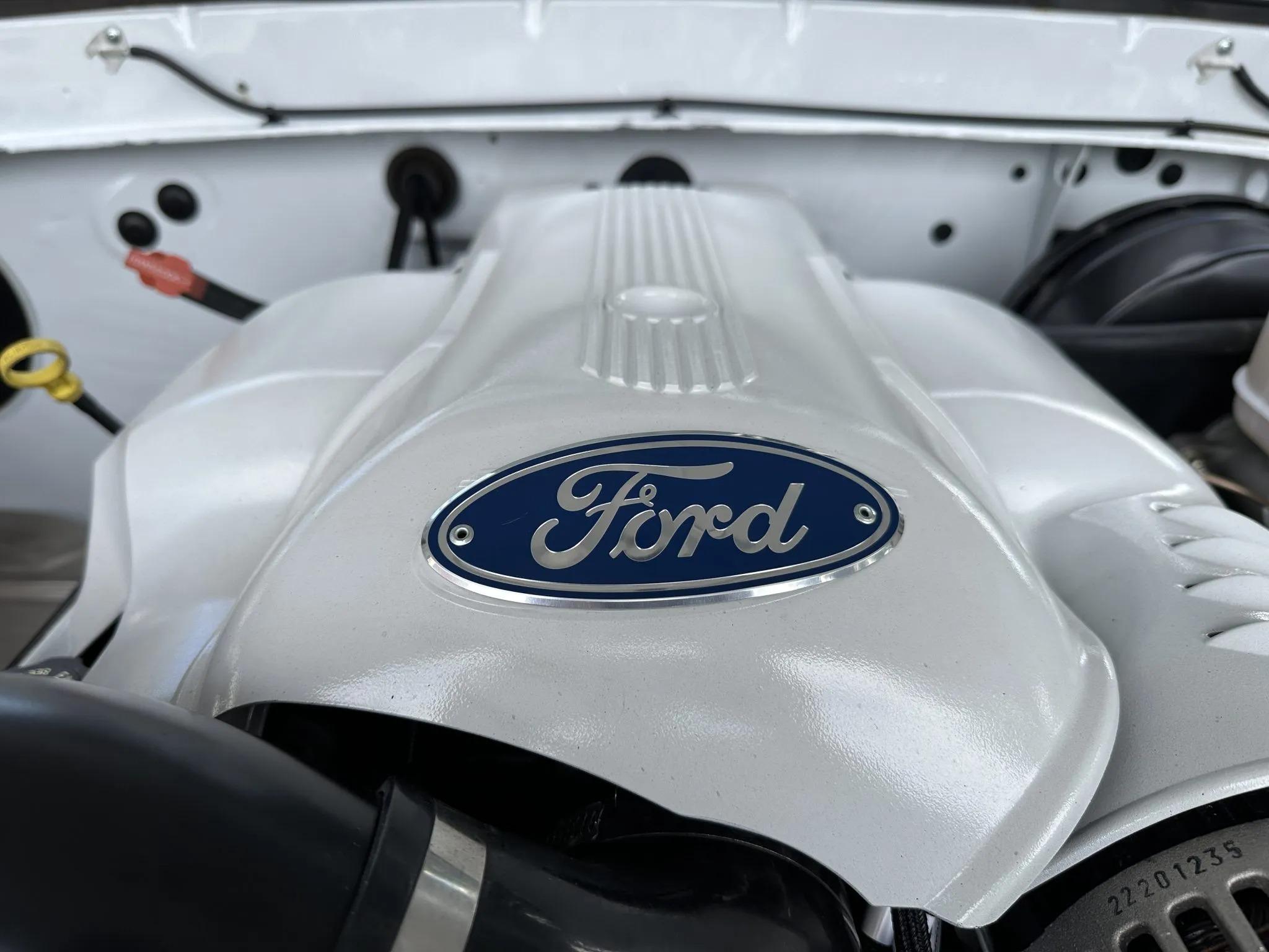 Modified 1975 Ford F-250 SuperCab 4×4