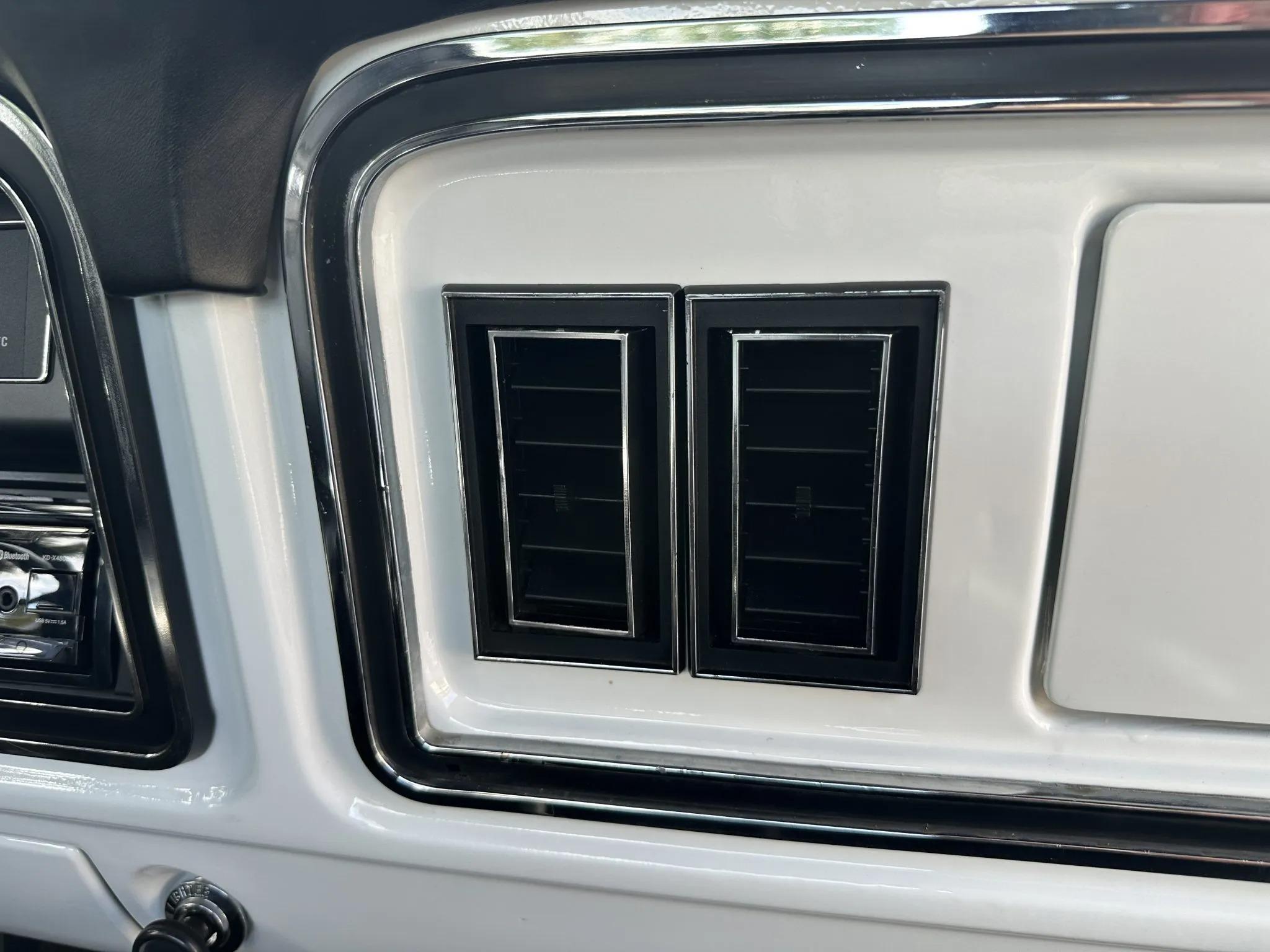 Modified 1975 Ford F-250 SuperCab 4×4