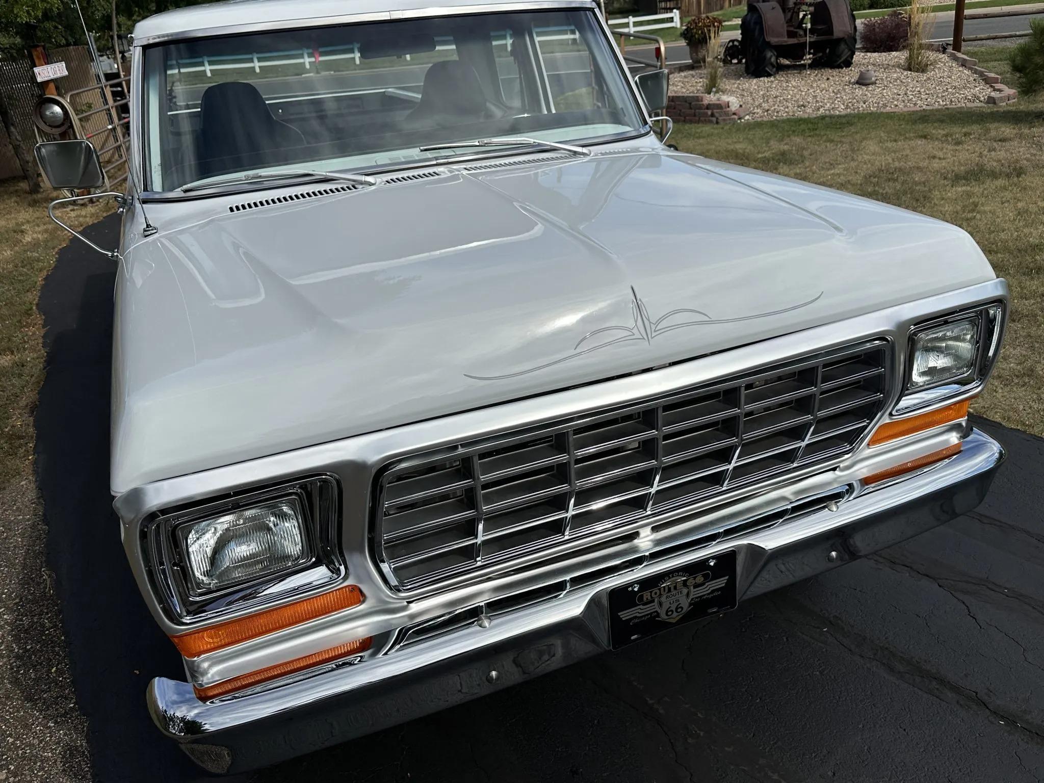 Modified 1975 Ford F-250 SuperCab 4×4