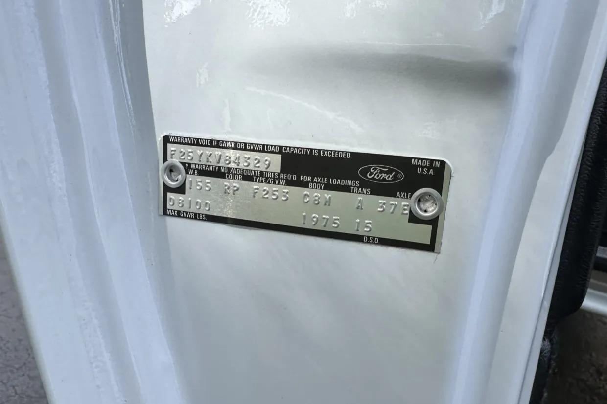 Modified 1975 Ford F-250 SuperCab 4×4