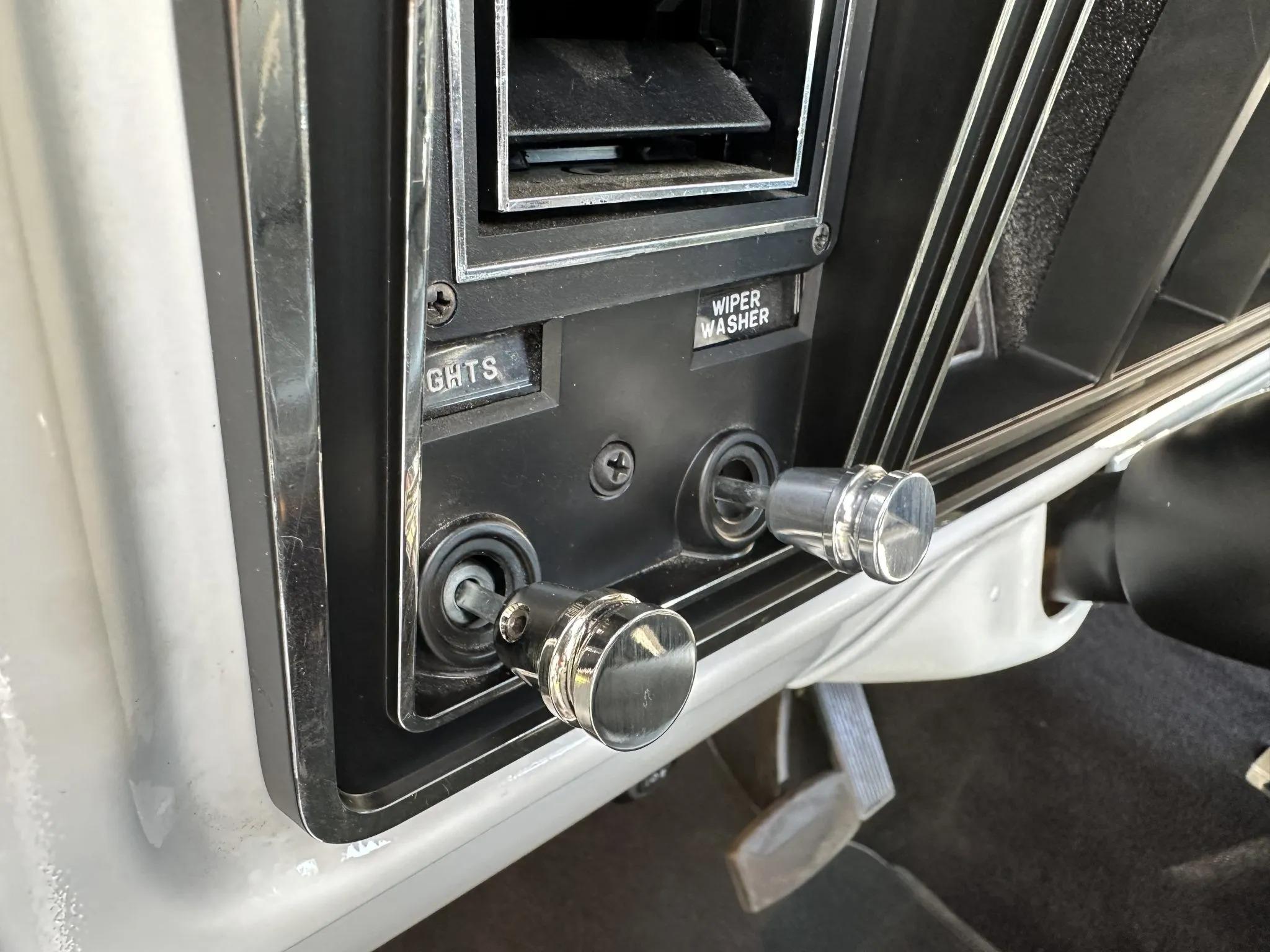 Modified 1975 Ford F-250 SuperCab 4×4