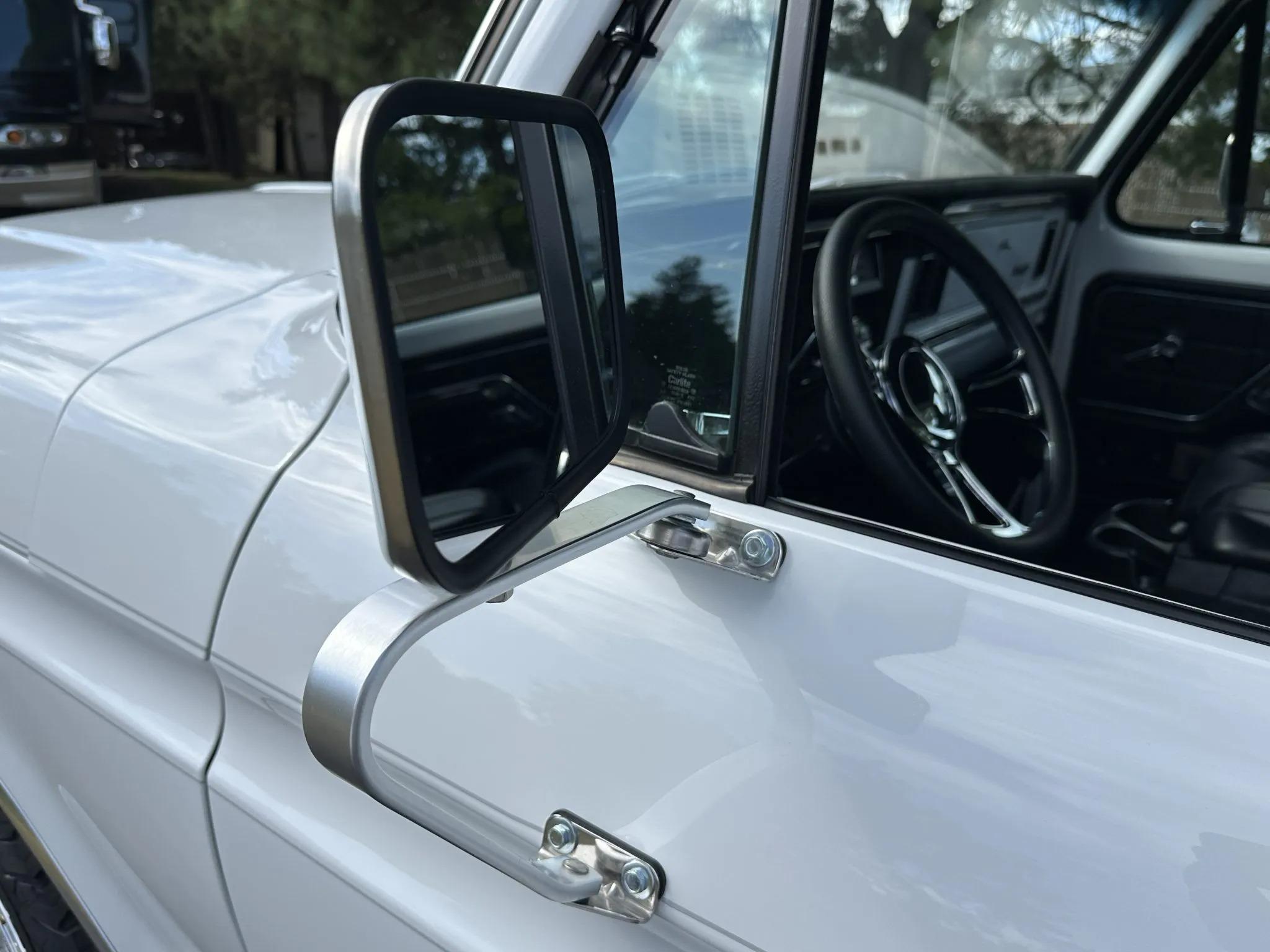 Modified 1975 Ford F-250 SuperCab 4×4