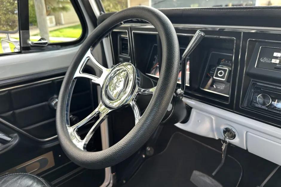 Modified 1975 Ford F-250 SuperCab 4×4