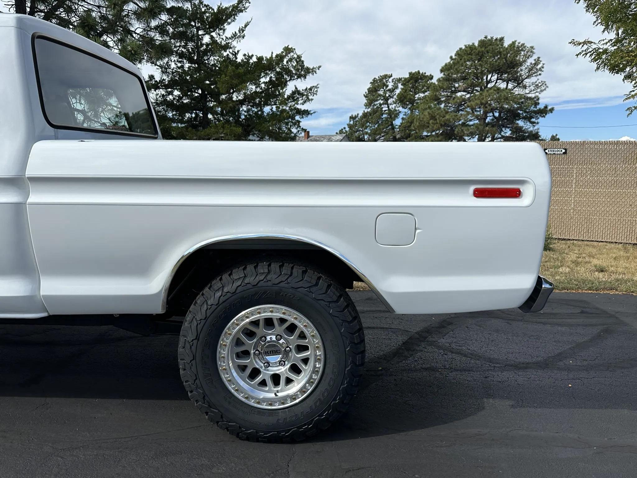 Modified 1975 Ford F-250 SuperCab 4×4