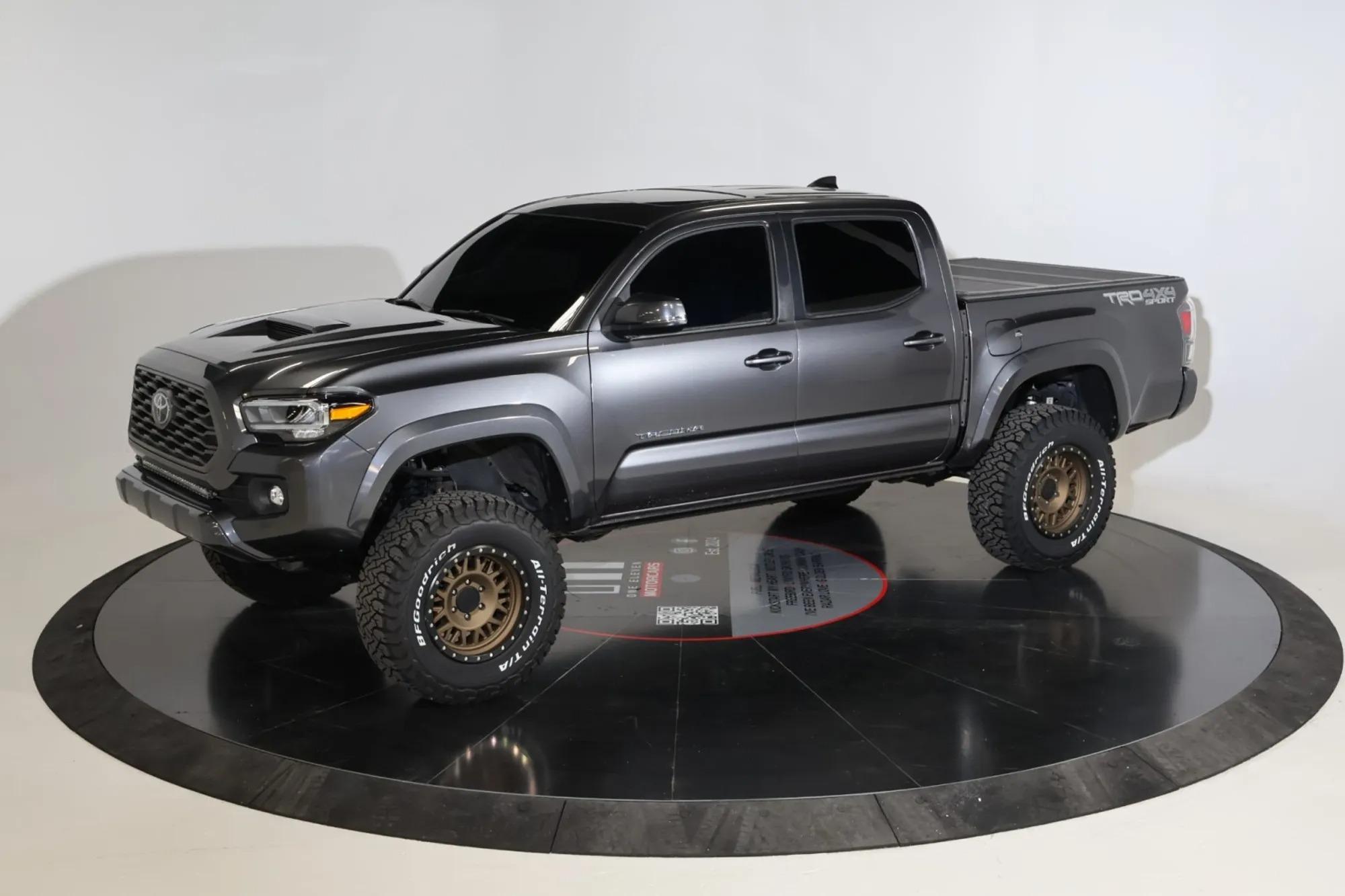 2021 Toyota Tacoma TRD Sport - 3
