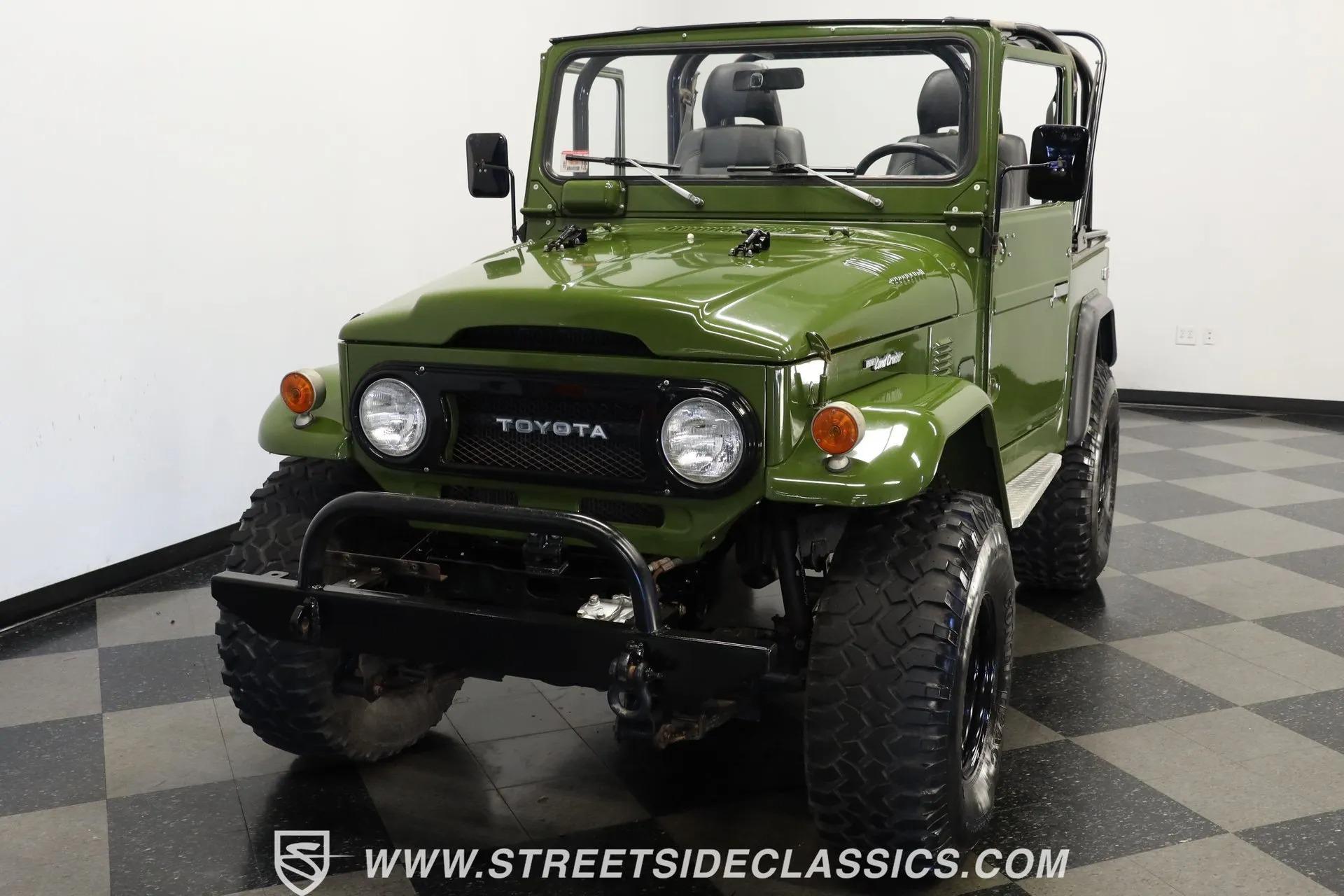 1975 Toyota Land Cruiser FJ40 Restomod - 3