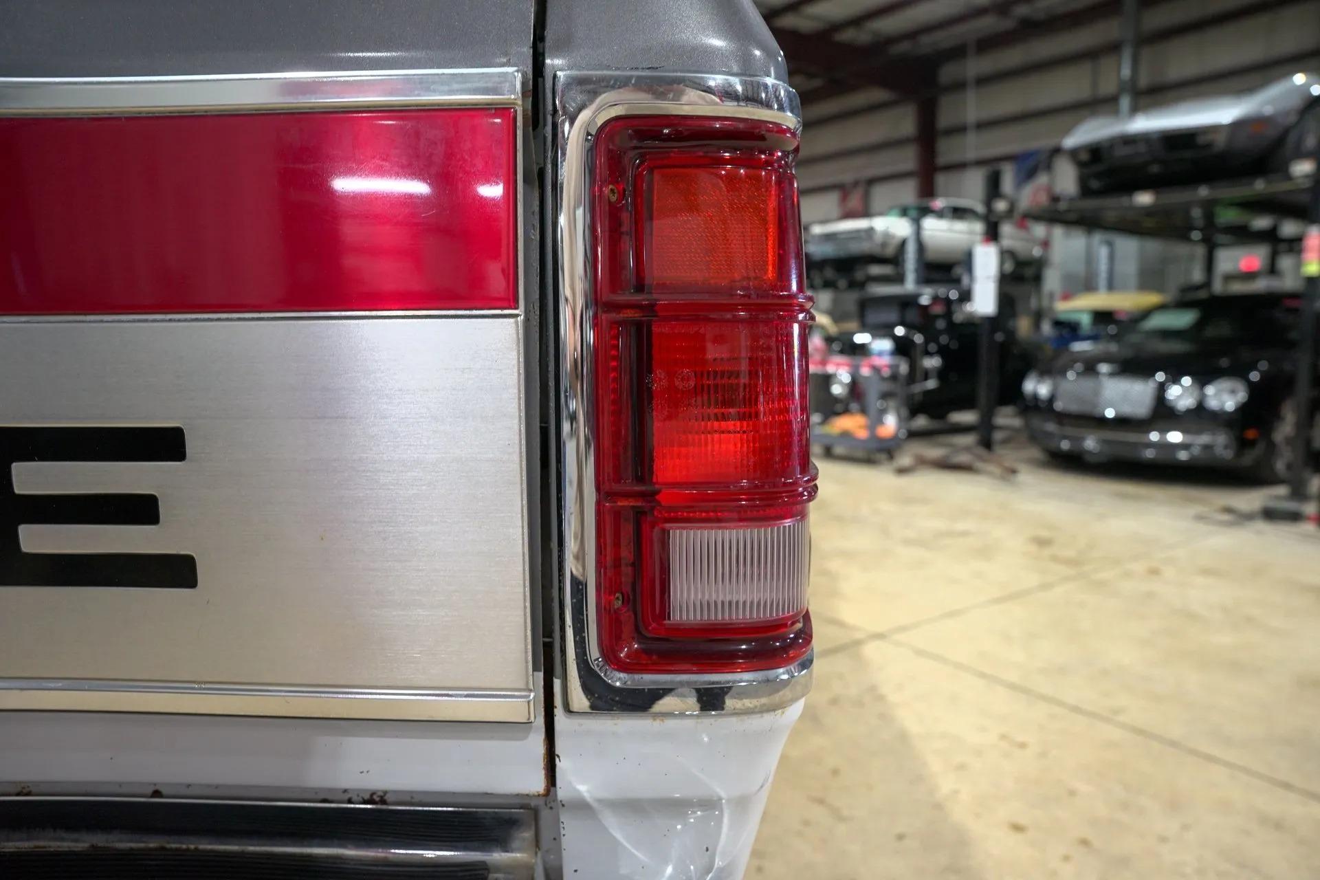 1992 Dodge Ram W250 LE