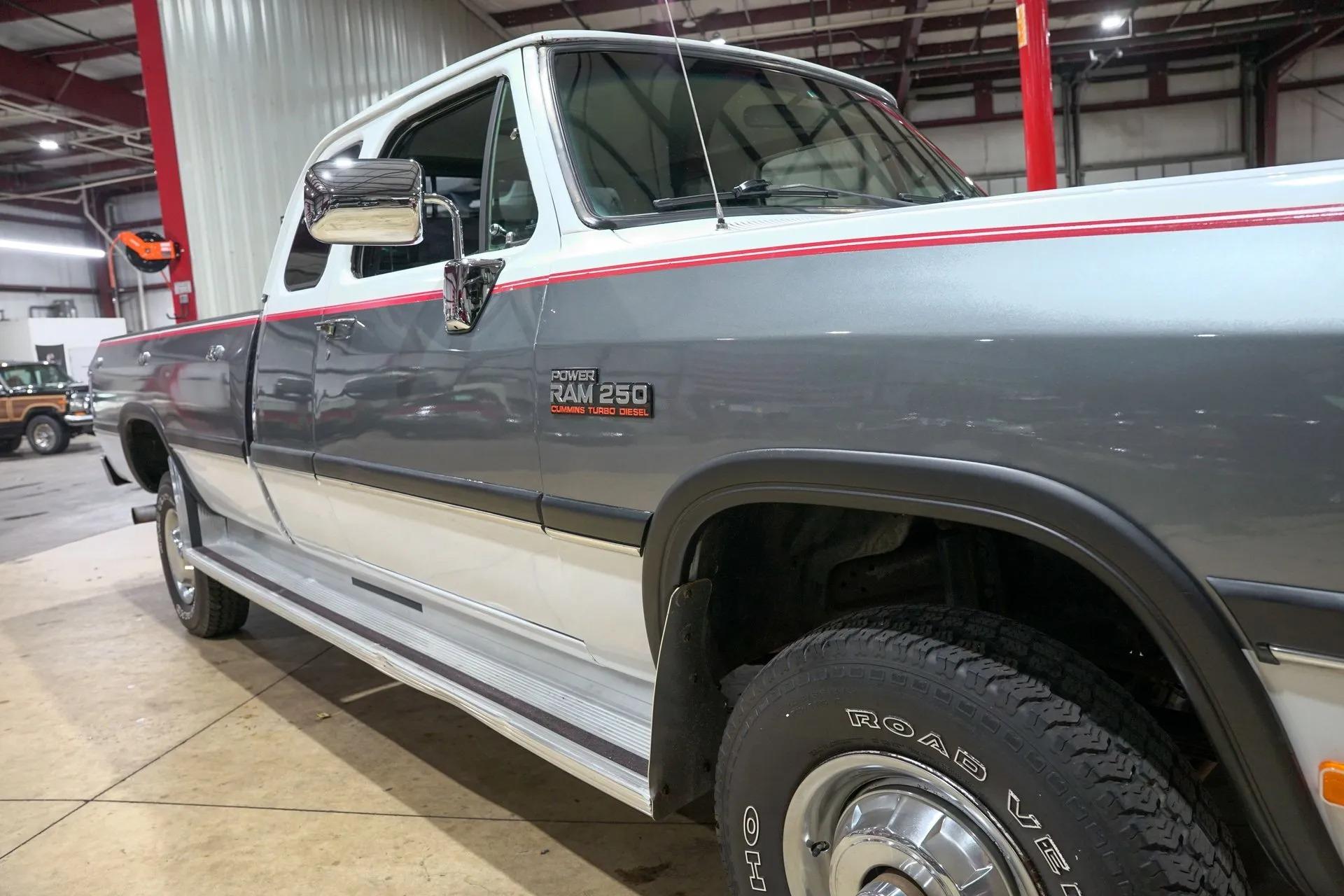 1992 Dodge Ram W250 LE