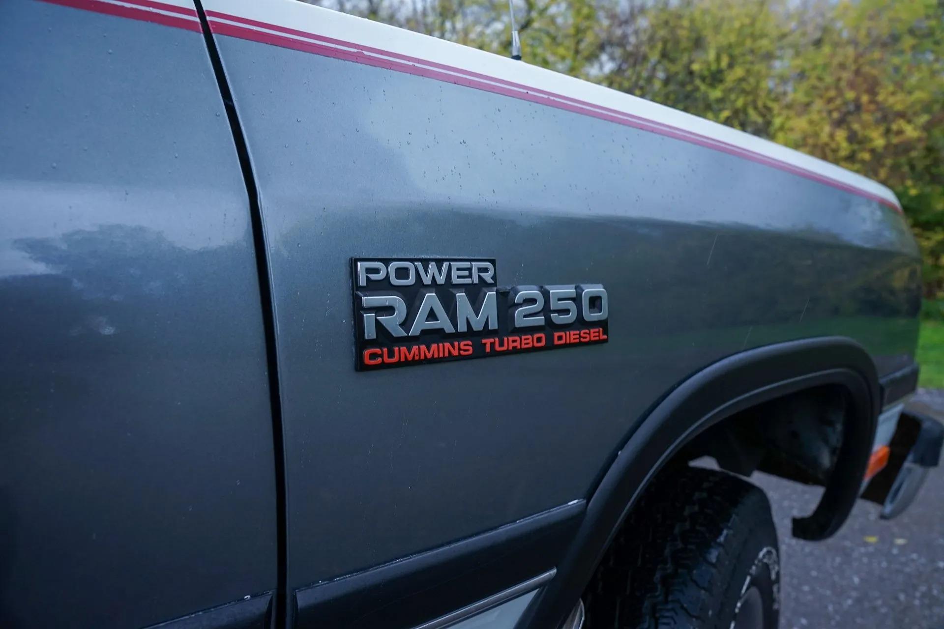 1992 Dodge Ram W250 LE