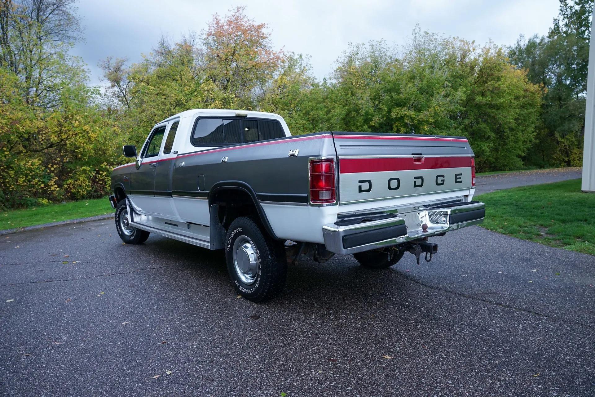 1992 Dodge Ram W250 LE