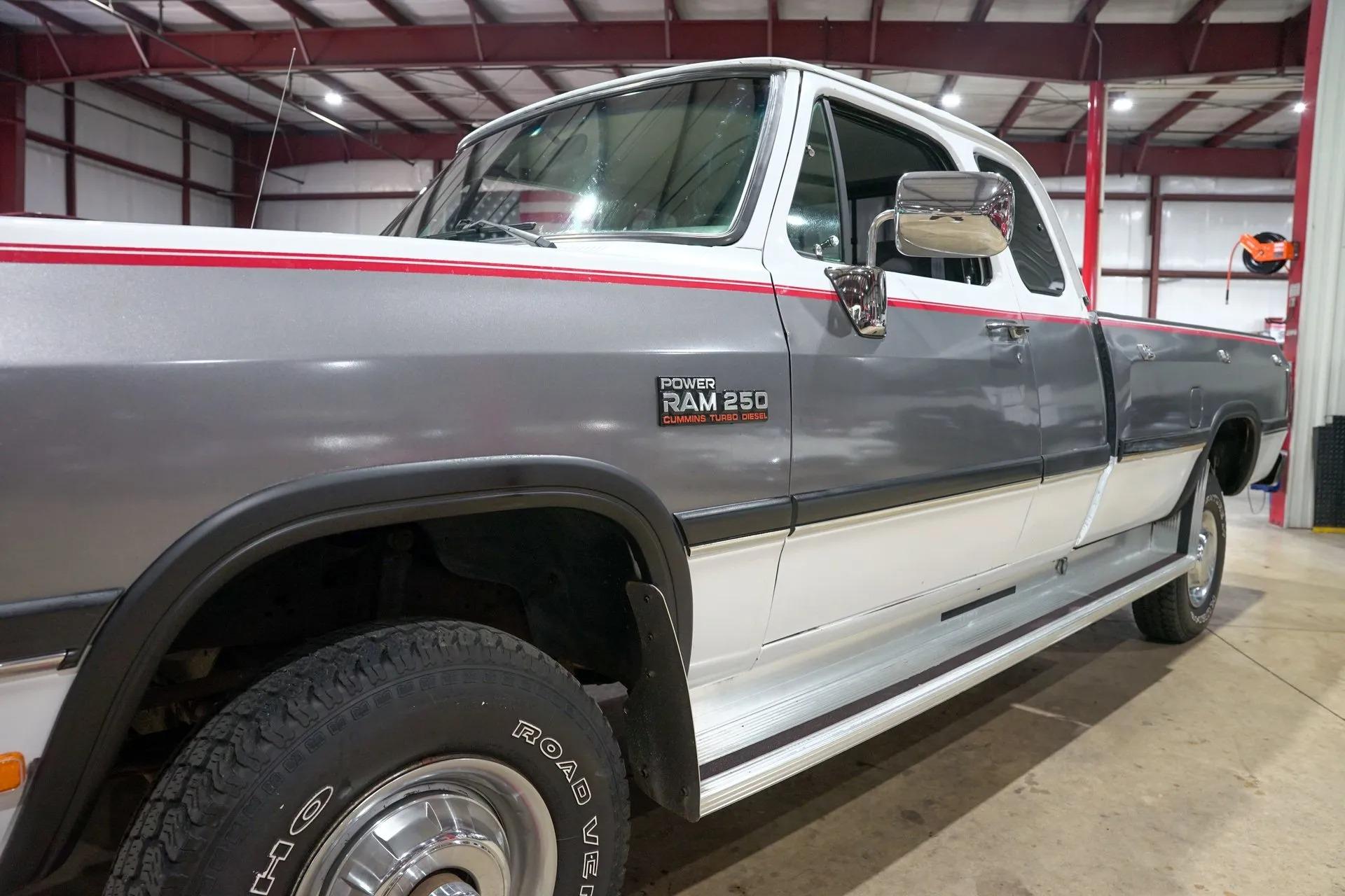 1992 Dodge Ram W250 LE