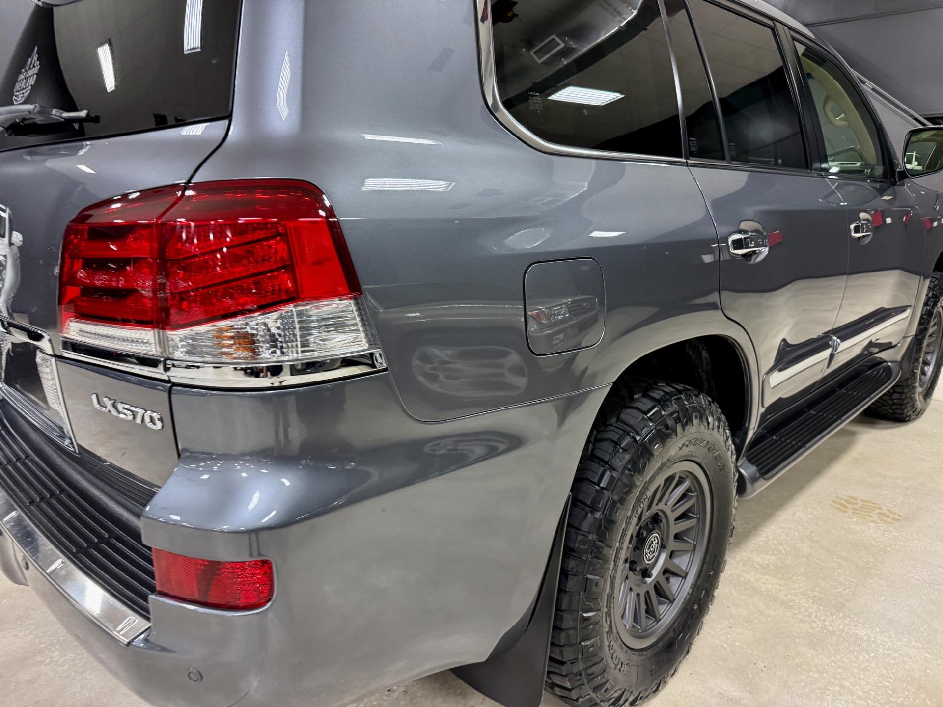 2014 Lexus LX 570