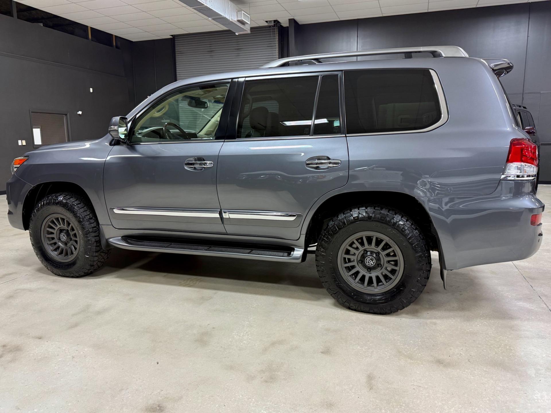 2014 Lexus LX 570
