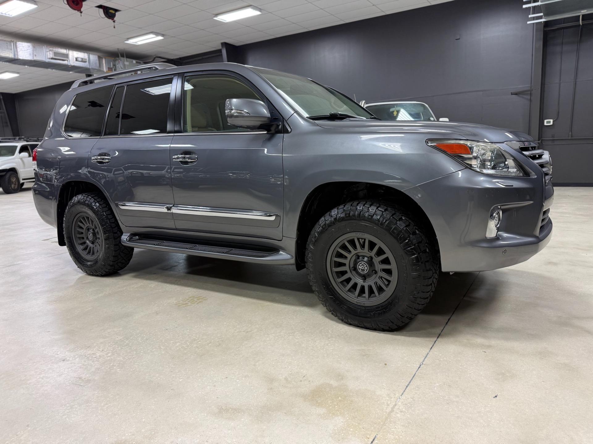 2014 Lexus LX 570