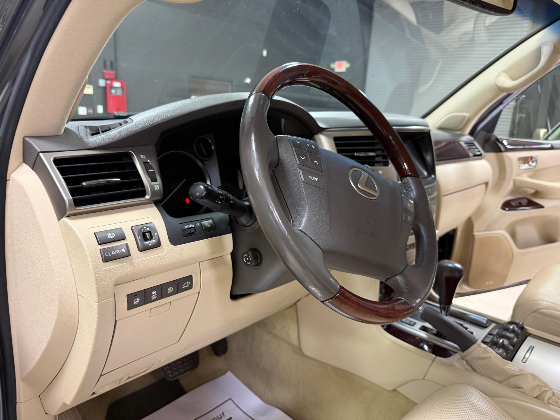 2014 Lexus LX 570